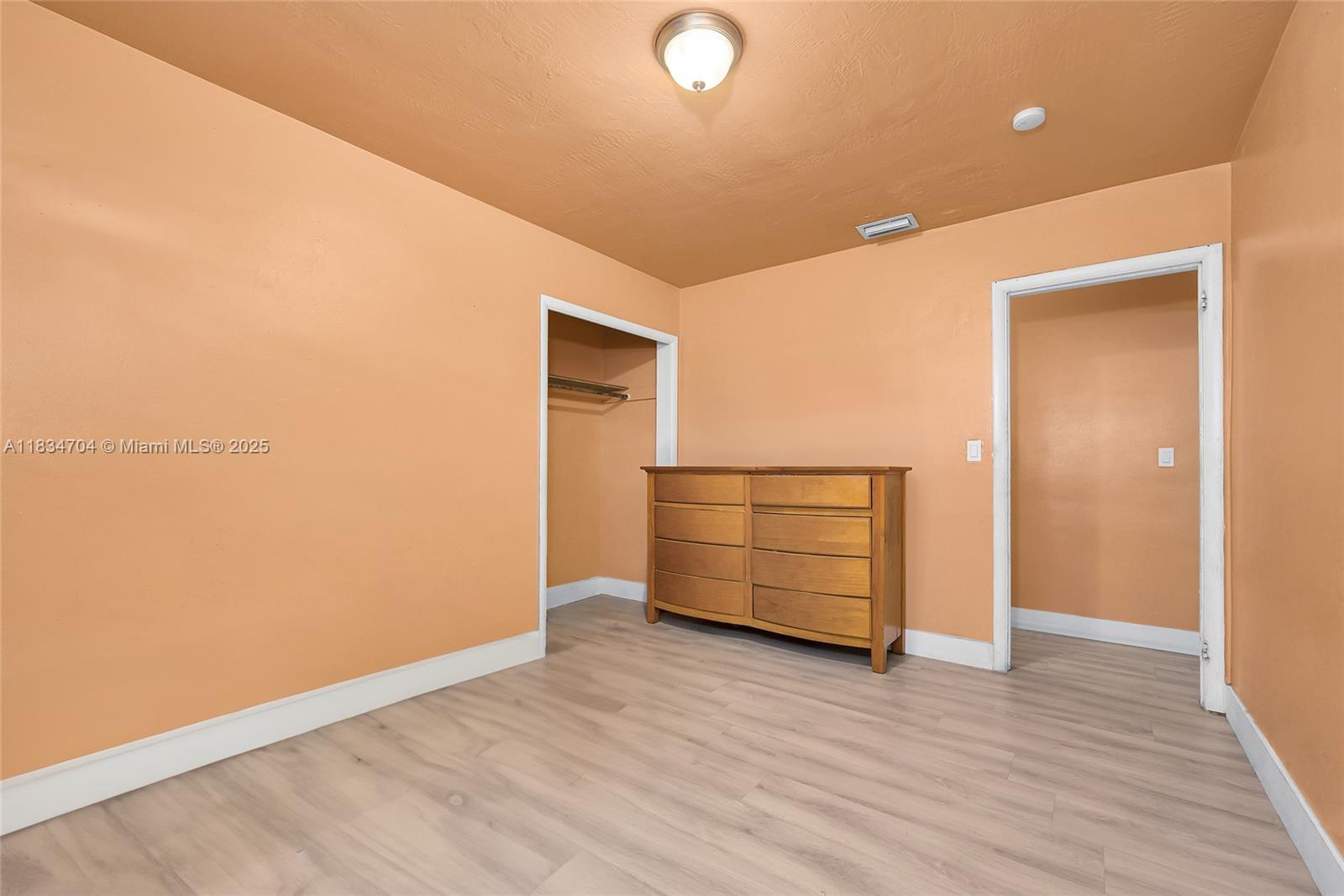 PARA VILLA HEIGHTS - Residential