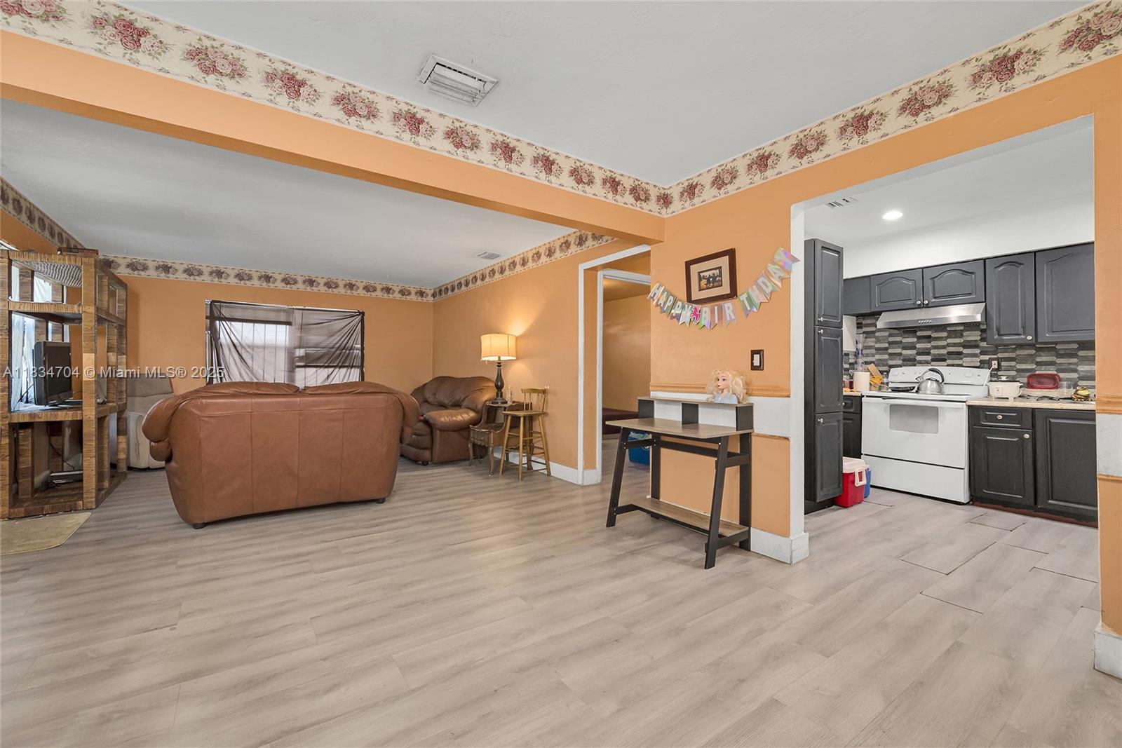 PARA VILLA HEIGHTS - Residential