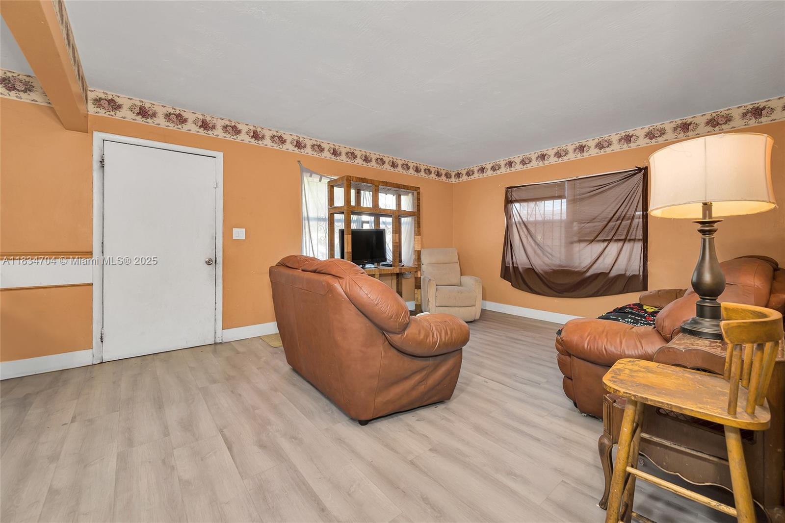 PARA VILLA HEIGHTS - Residential