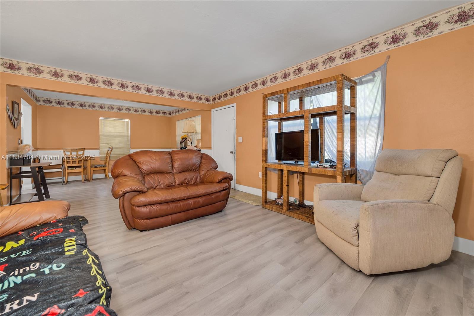 PARA VILLA HEIGHTS - Residential