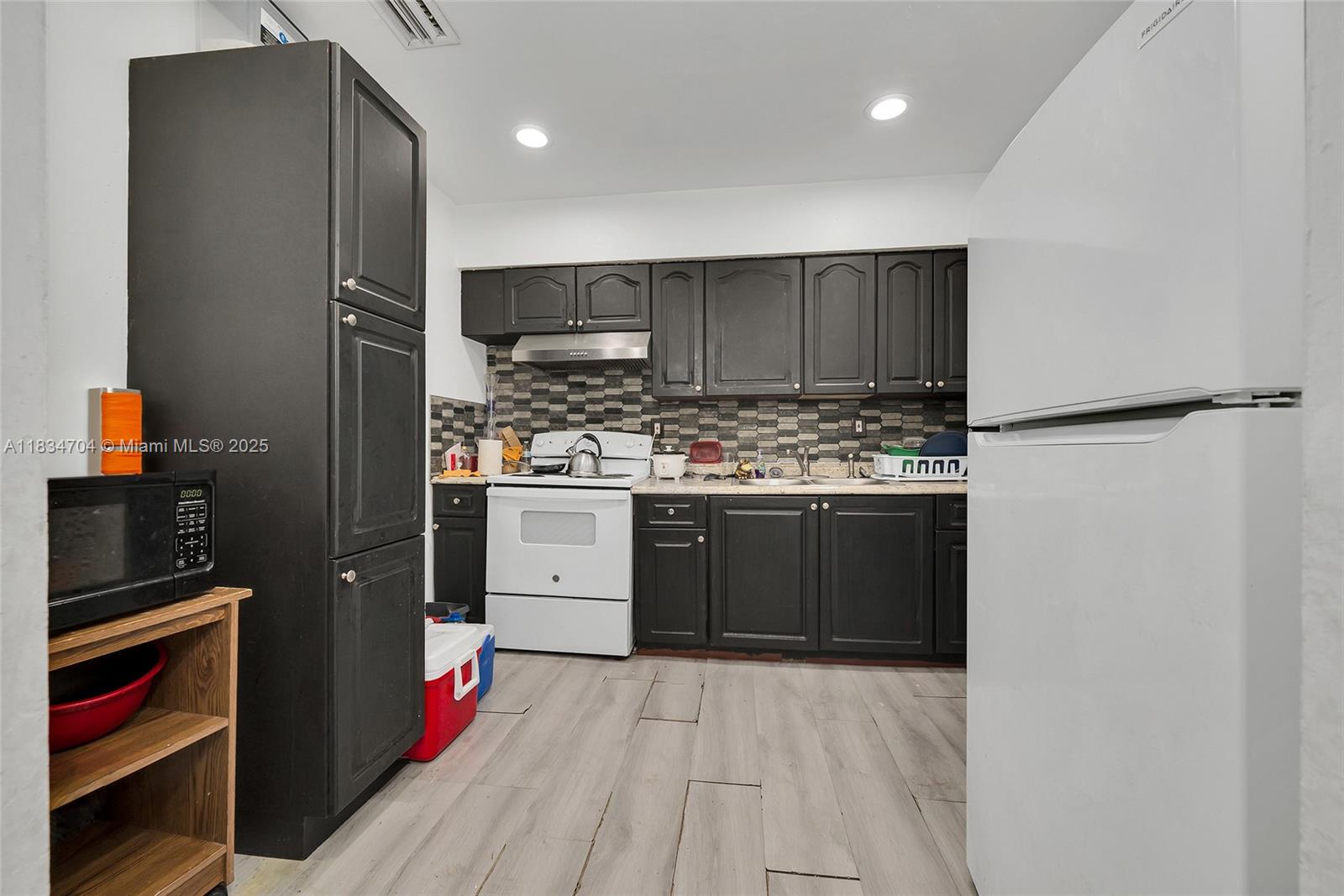 PARA VILLA HEIGHTS - Residential