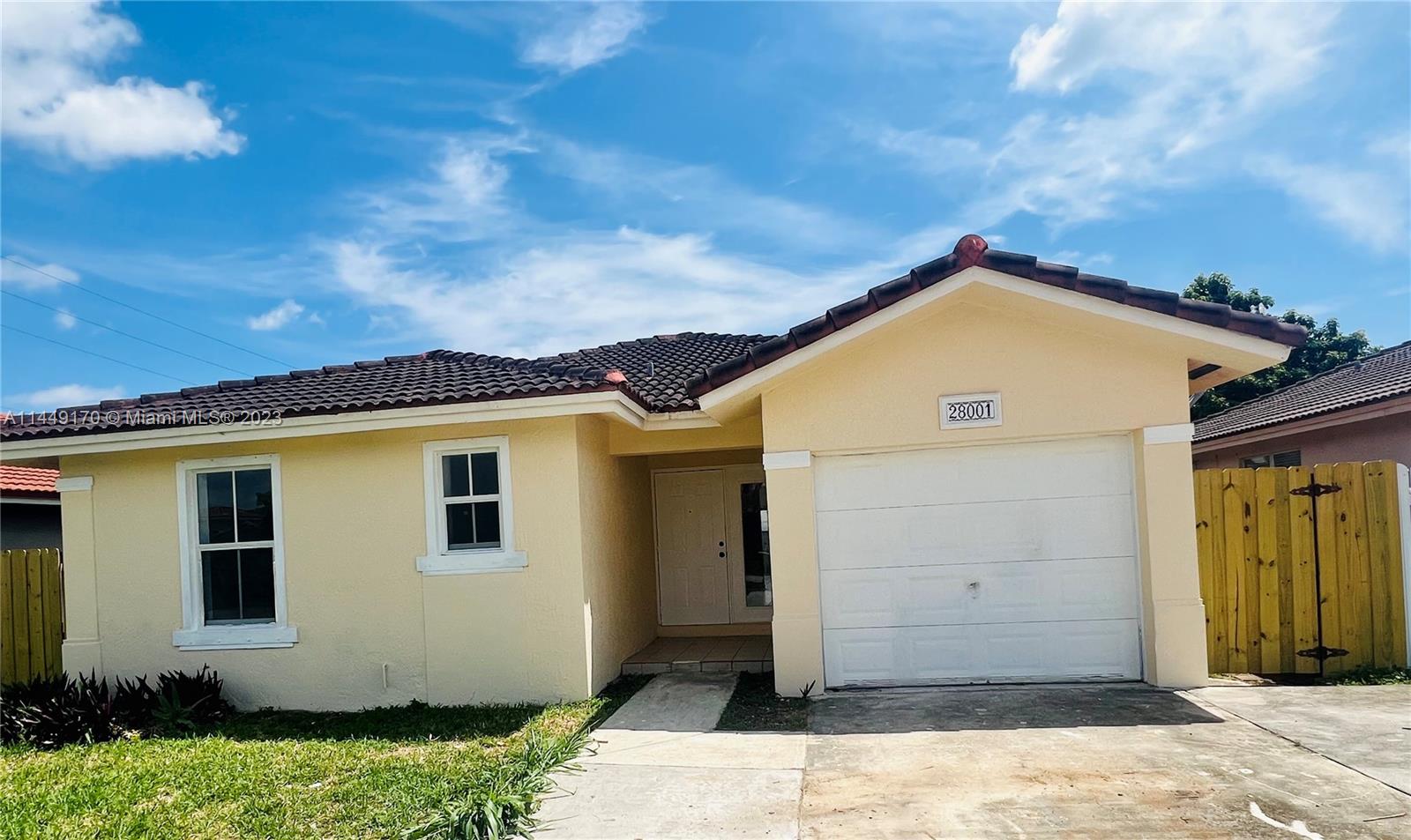 Charming renovated house, 3-bedrooms, 2-bathrooms + one private room (den/office) and a nice backyard in a Homestead community. Features new kitchen, new appliances, new bath a spacious floor layout, central AC.
Perfectly located close to the highway for easy commute. READY TO MOVE-IN TODAY!