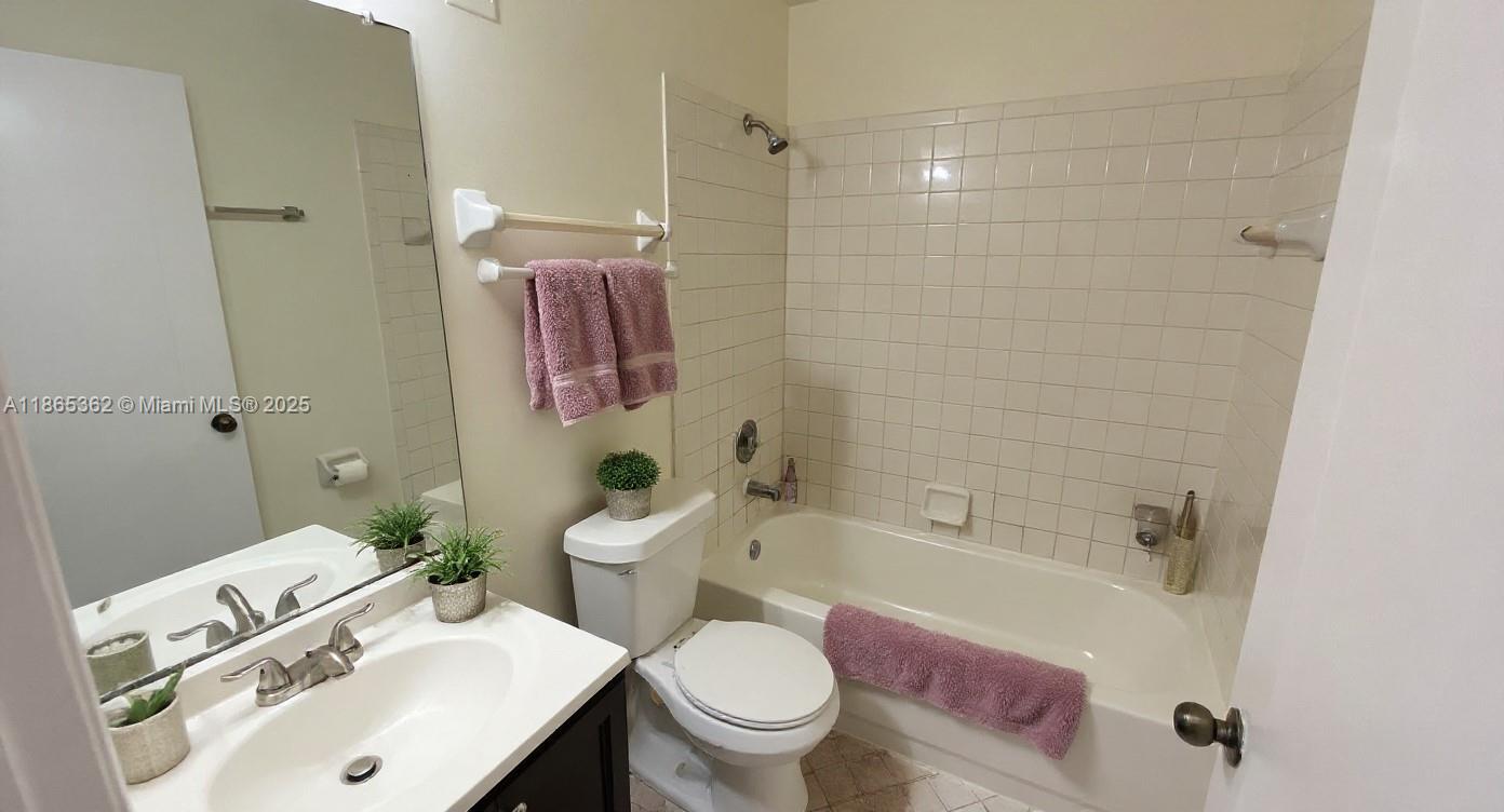 SUMMER LAKE - Residential