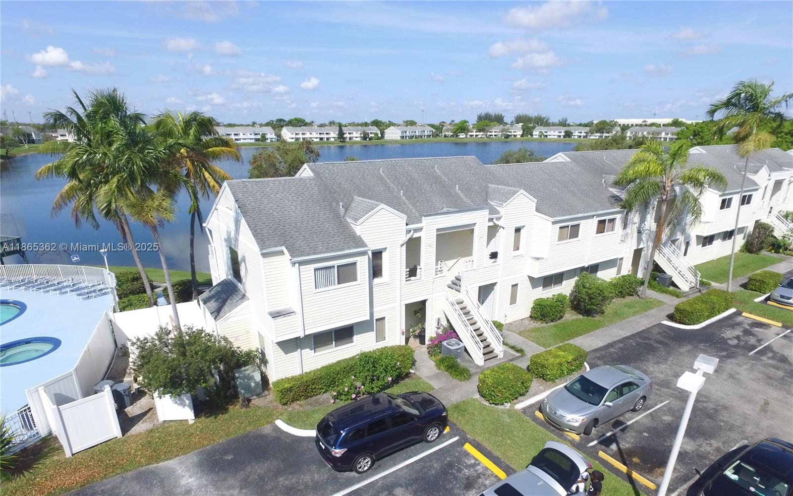 SUMMER LAKE - Residential