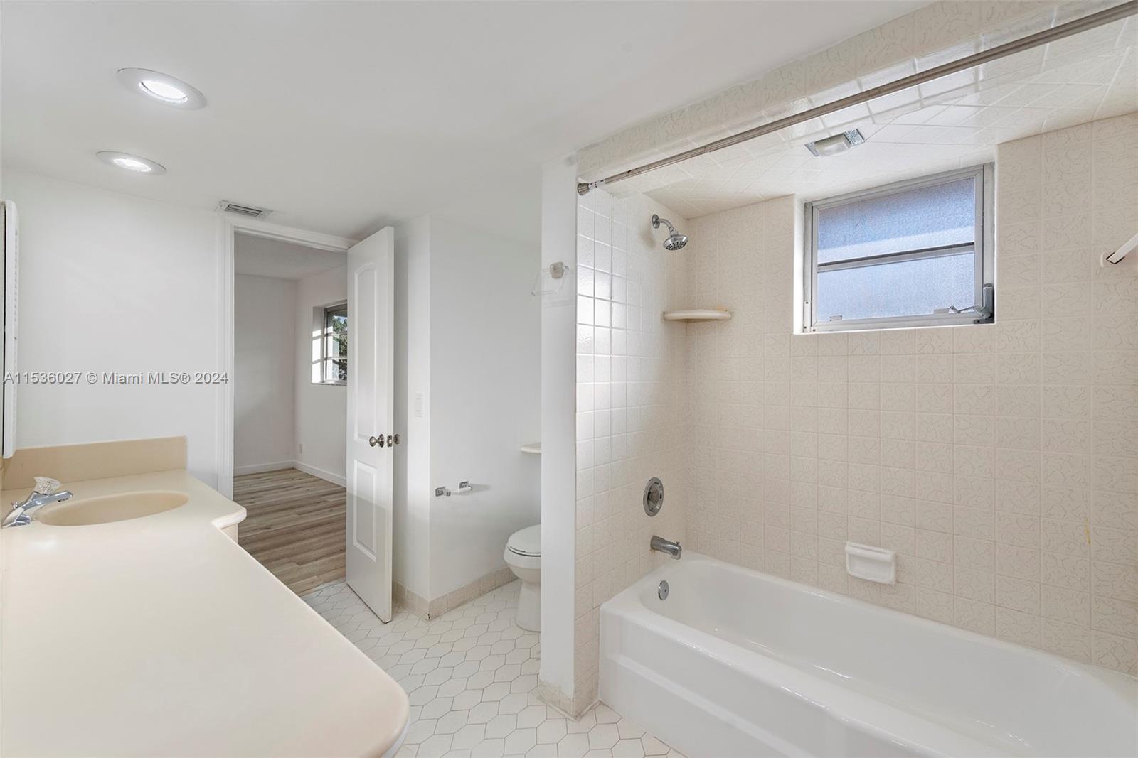 GOLDEN ISLES - Residential