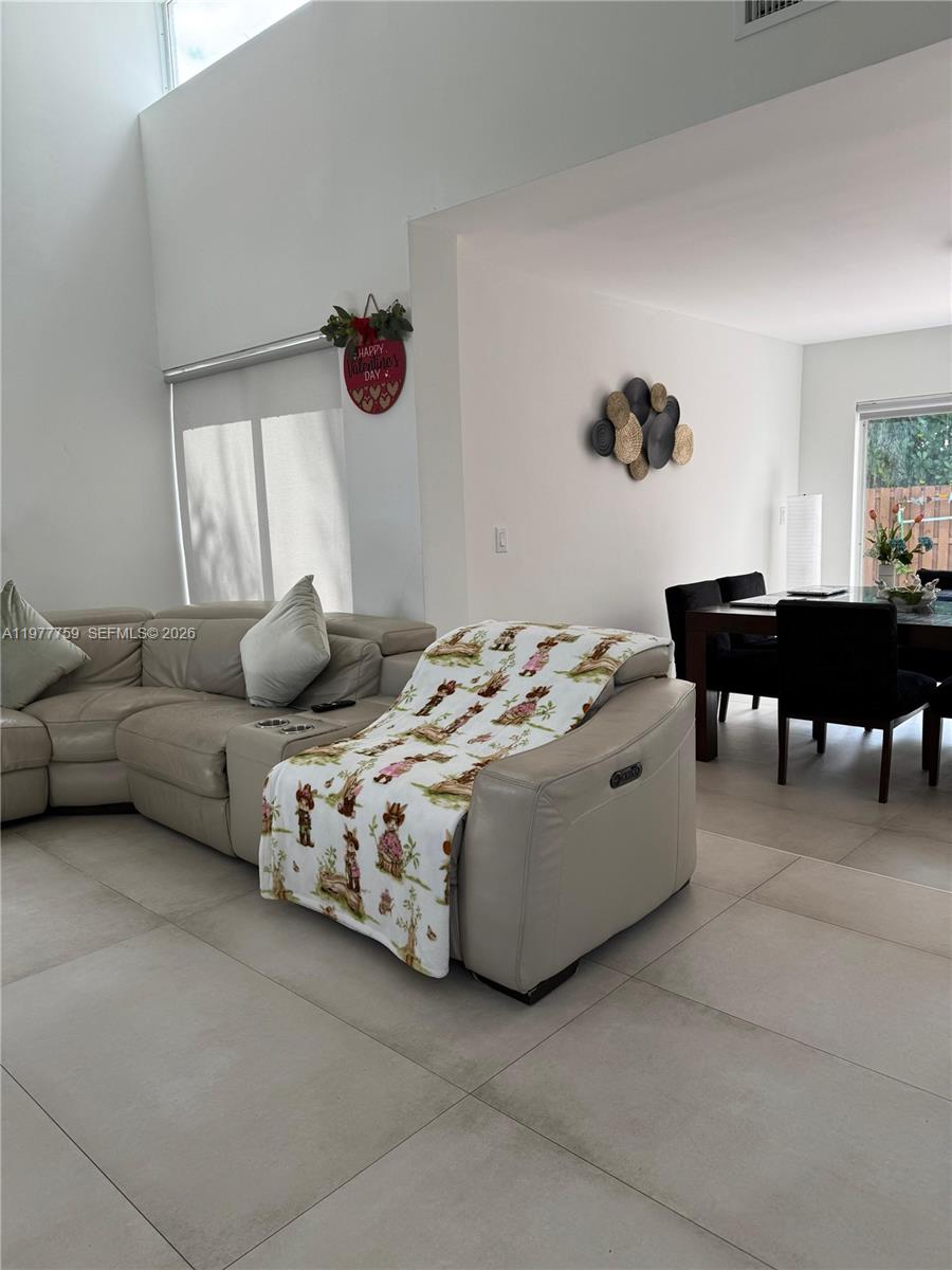 CHANTARELLE AT THE HAMMOC - Residential Lease