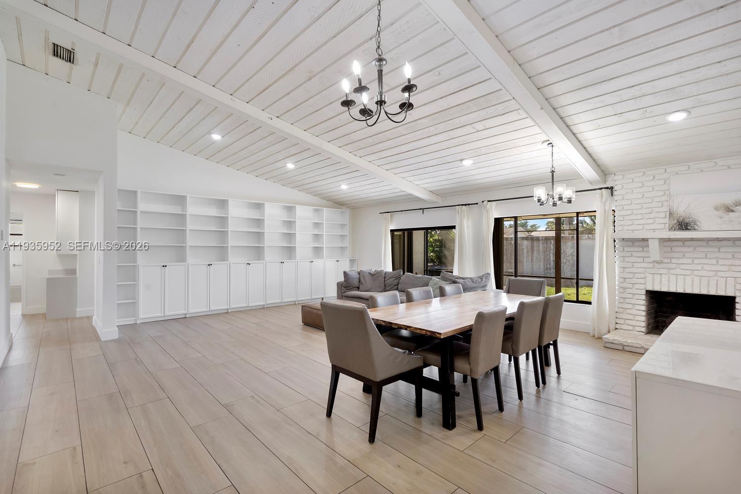 BOULEVARD EAST - Residential