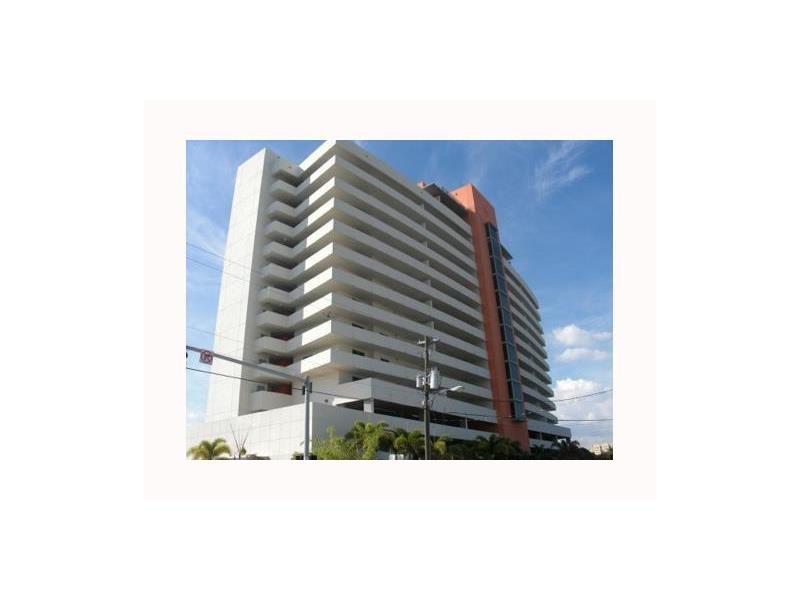 NICE AND SPACIOUS UNIT CLOSE TO DOWNTOWN AND BRICKELL AREA. CERAMIC AND PARQUET FLOORS, STAINLESS STEEL APPLIANCES, WASHER AND DRYER INSIDE THE UNIT, EXCELENT CONDITIONS.