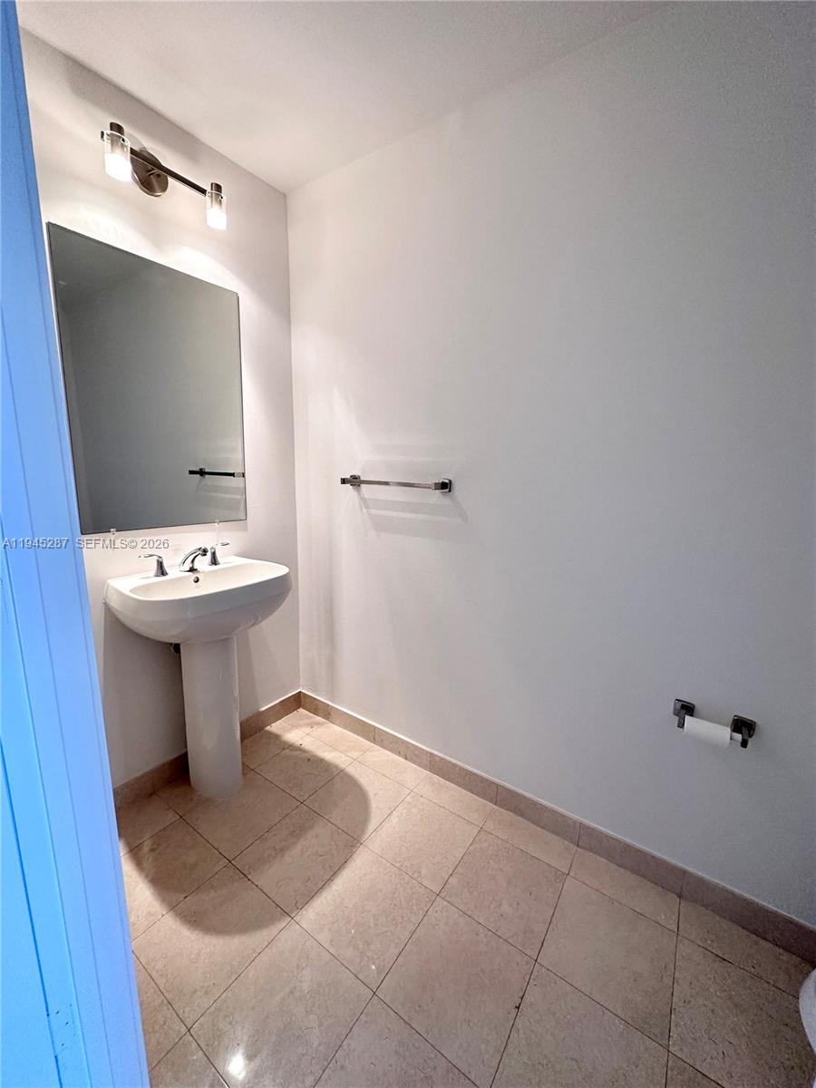 1060 Brickell Ave 2905