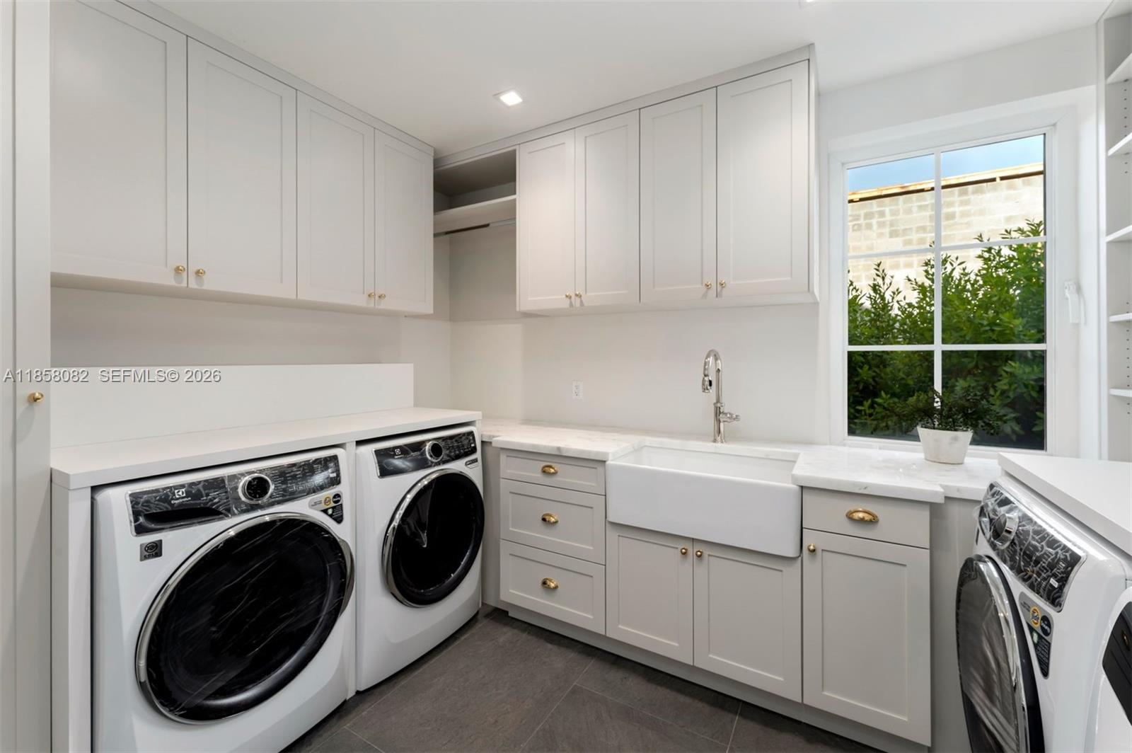 CORAL BAY SEC B - Residential