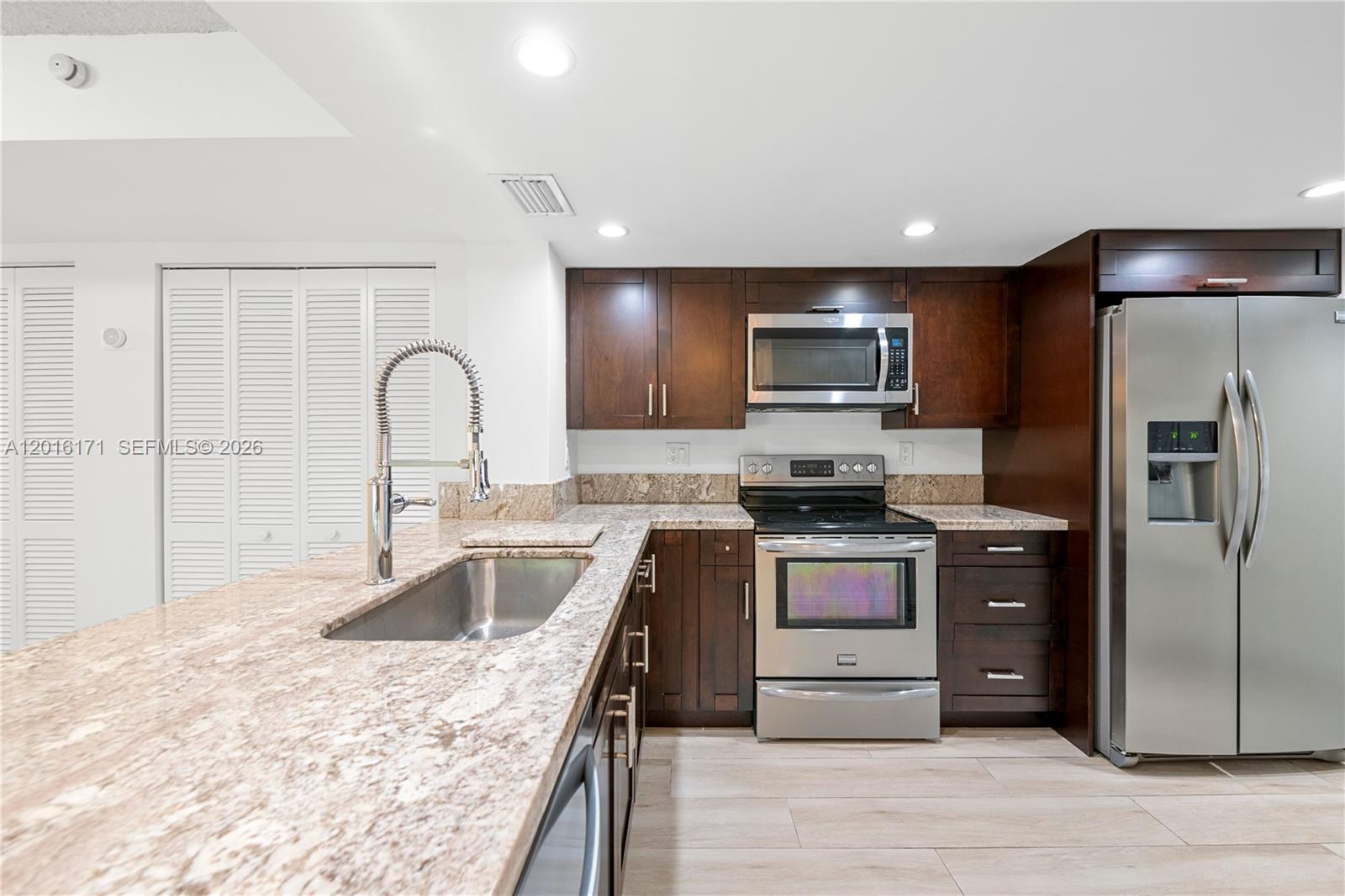 5201 Orduna Dr 10