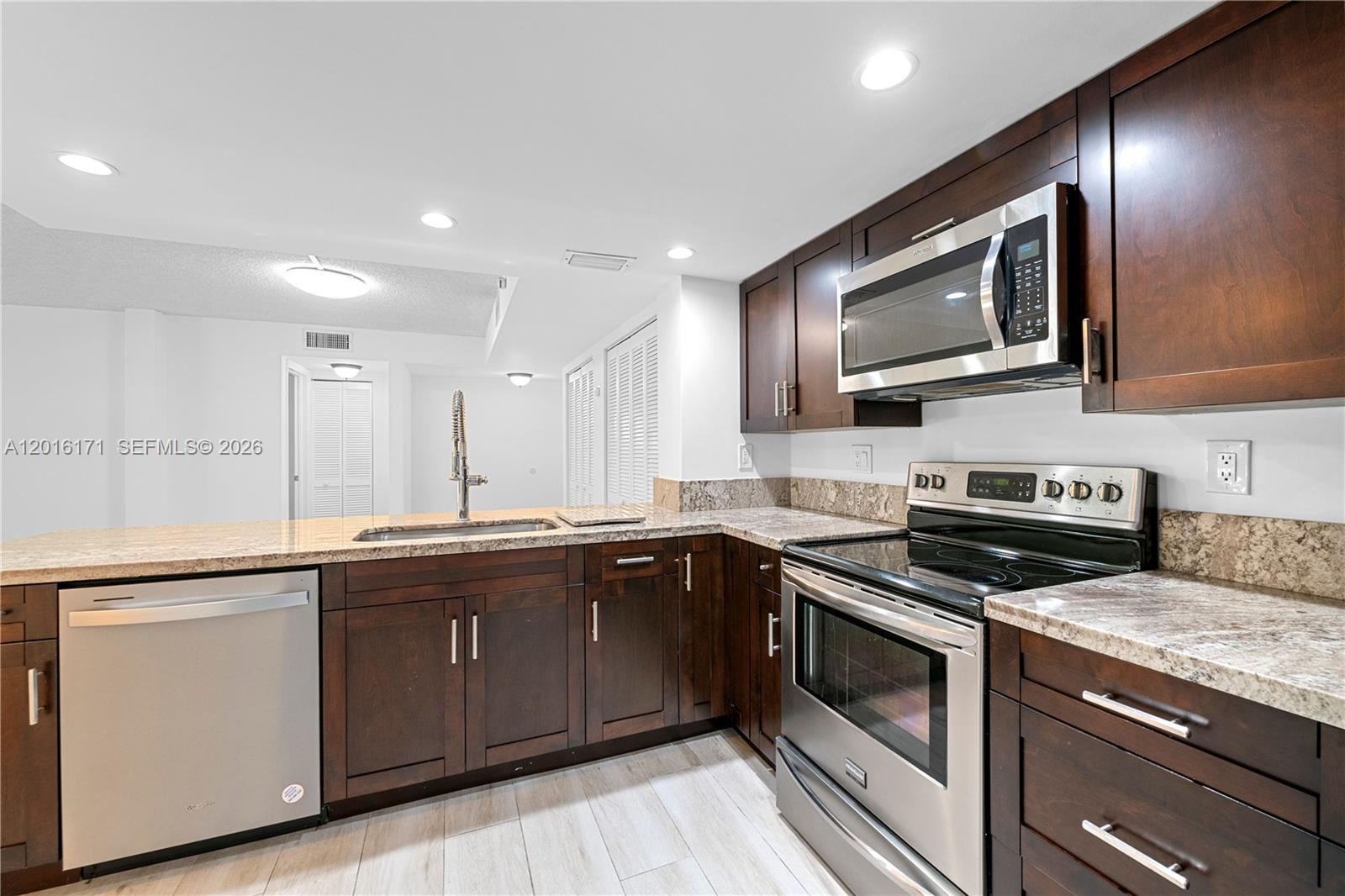 5201 Orduna Dr 10