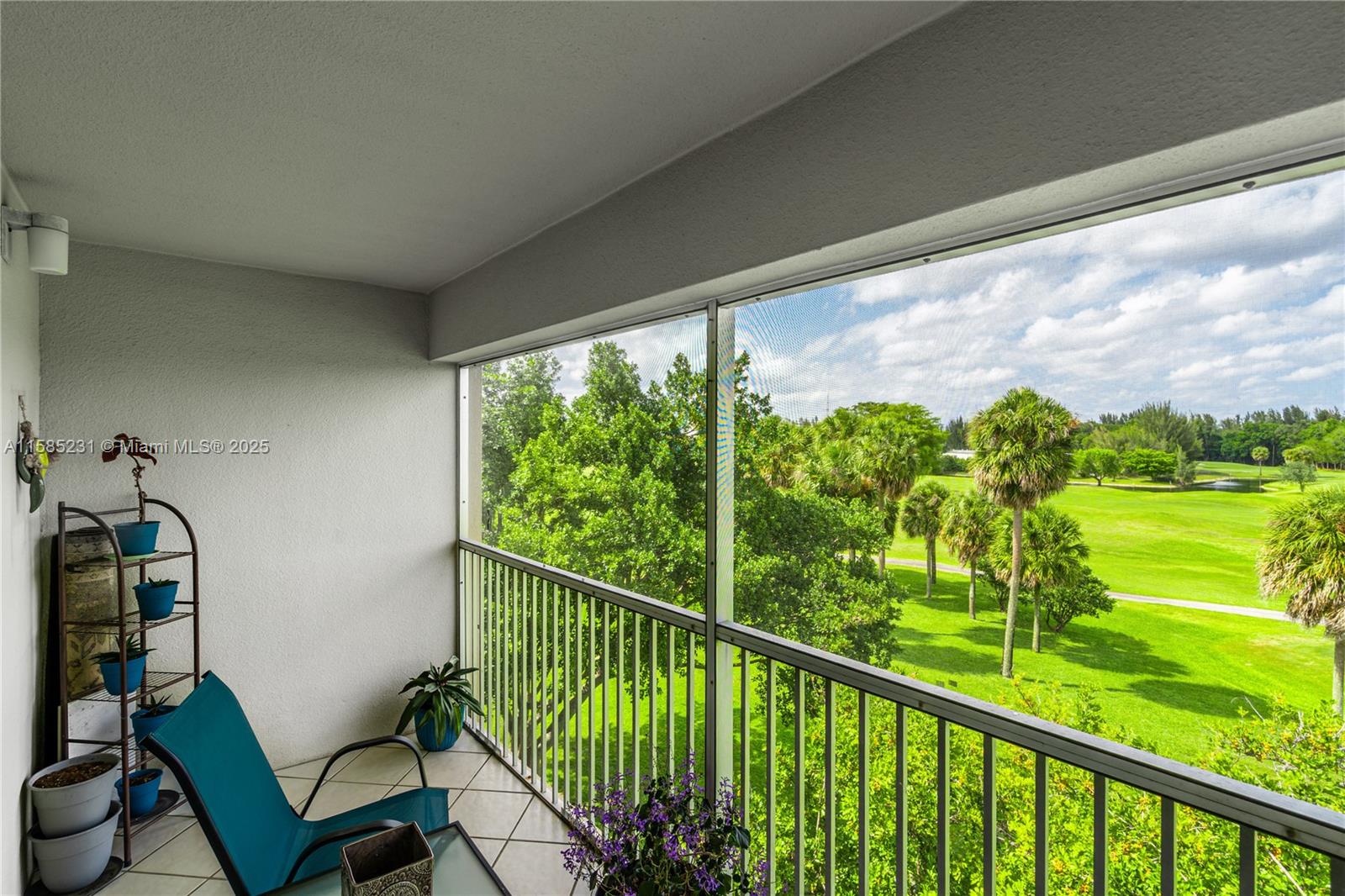 CAMBRIDGE ATCENTURYVILLAGE - Residential
