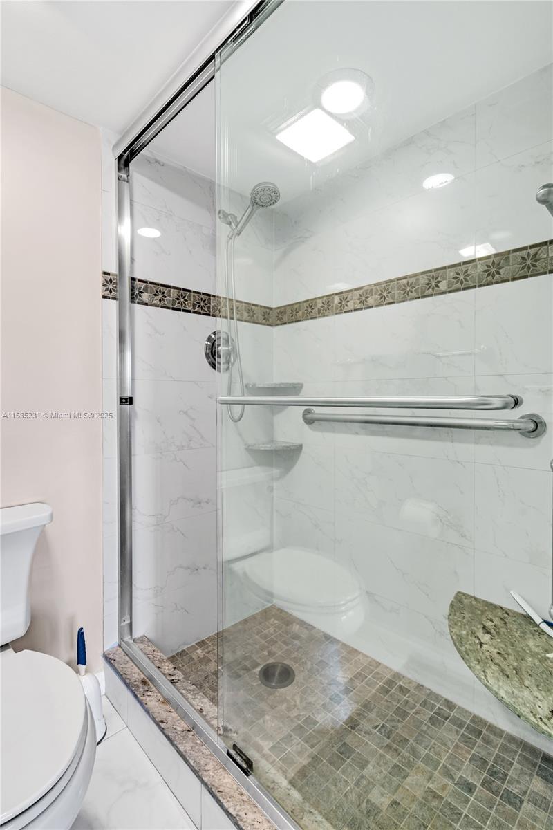 CAMBRIDGE ATCENTURYVILLAGE - Residential
