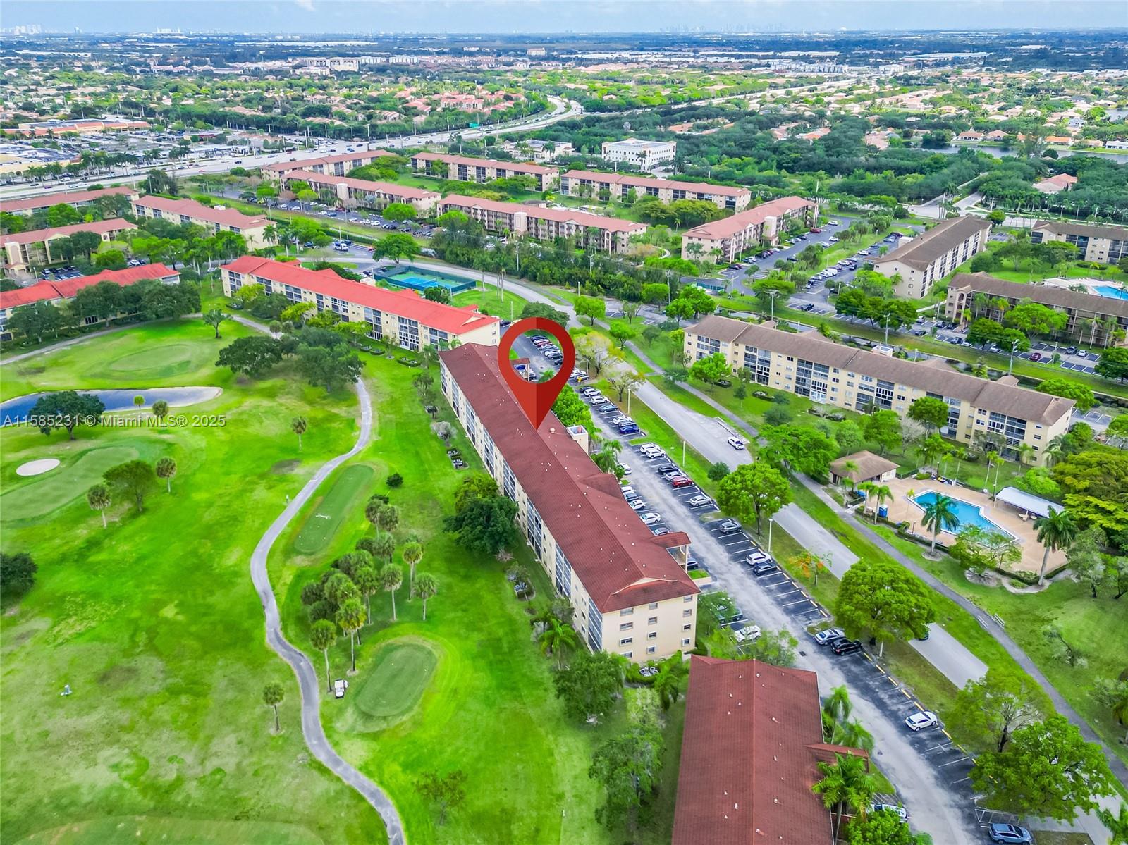CAMBRIDGE ATCENTURYVILLAGE - Residential