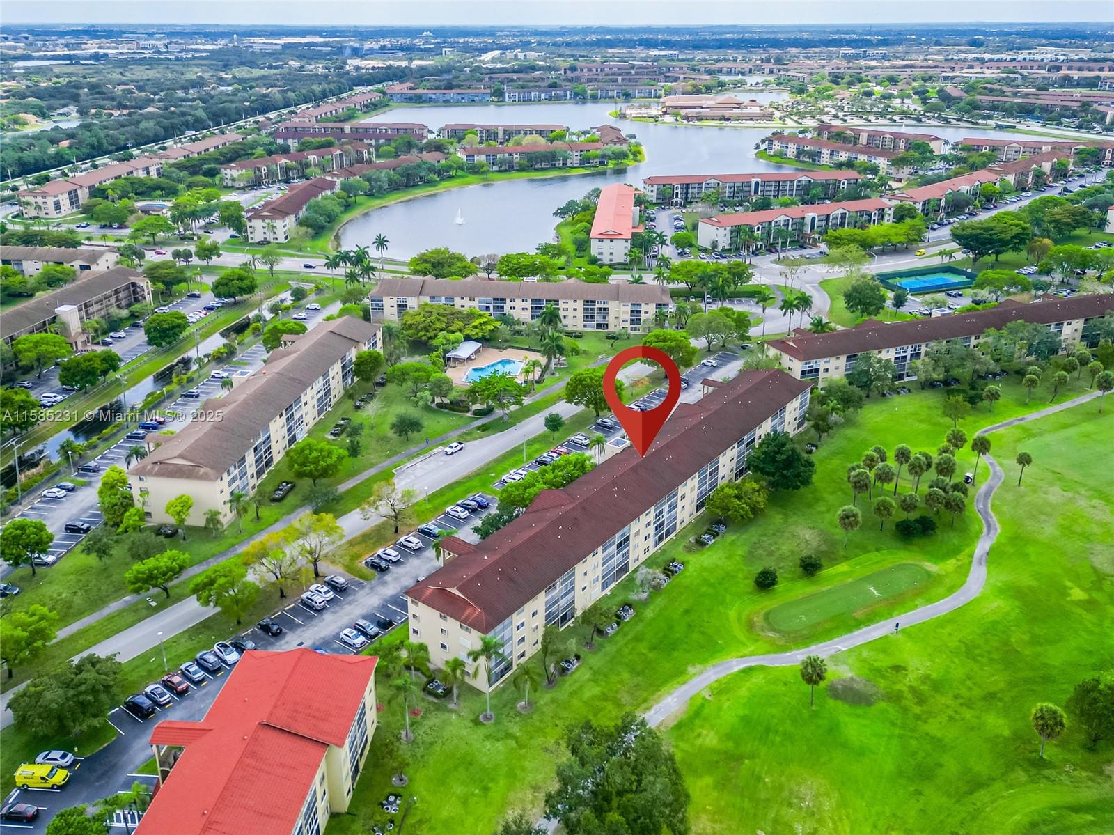 CAMBRIDGE ATCENTURYVILLAGE - Residential
