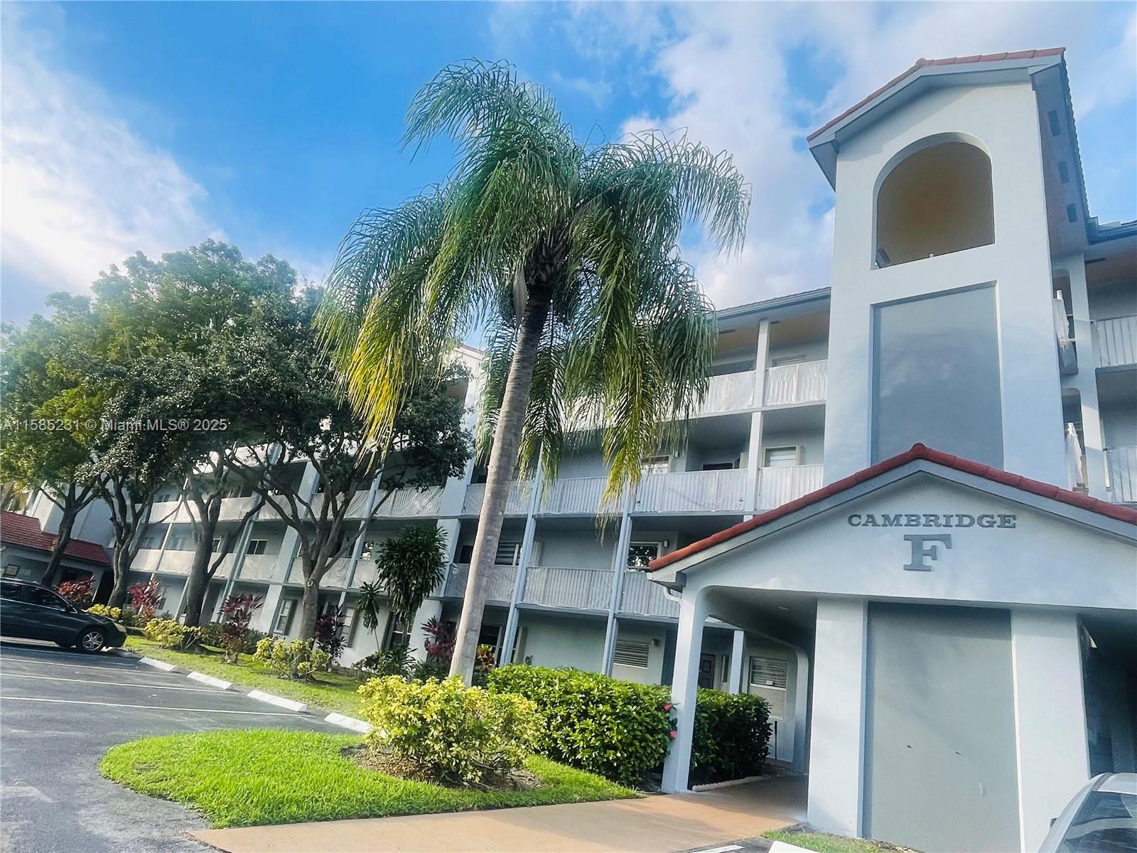 CAMBRIDGE ATCENTURYVILLAGE - Residential