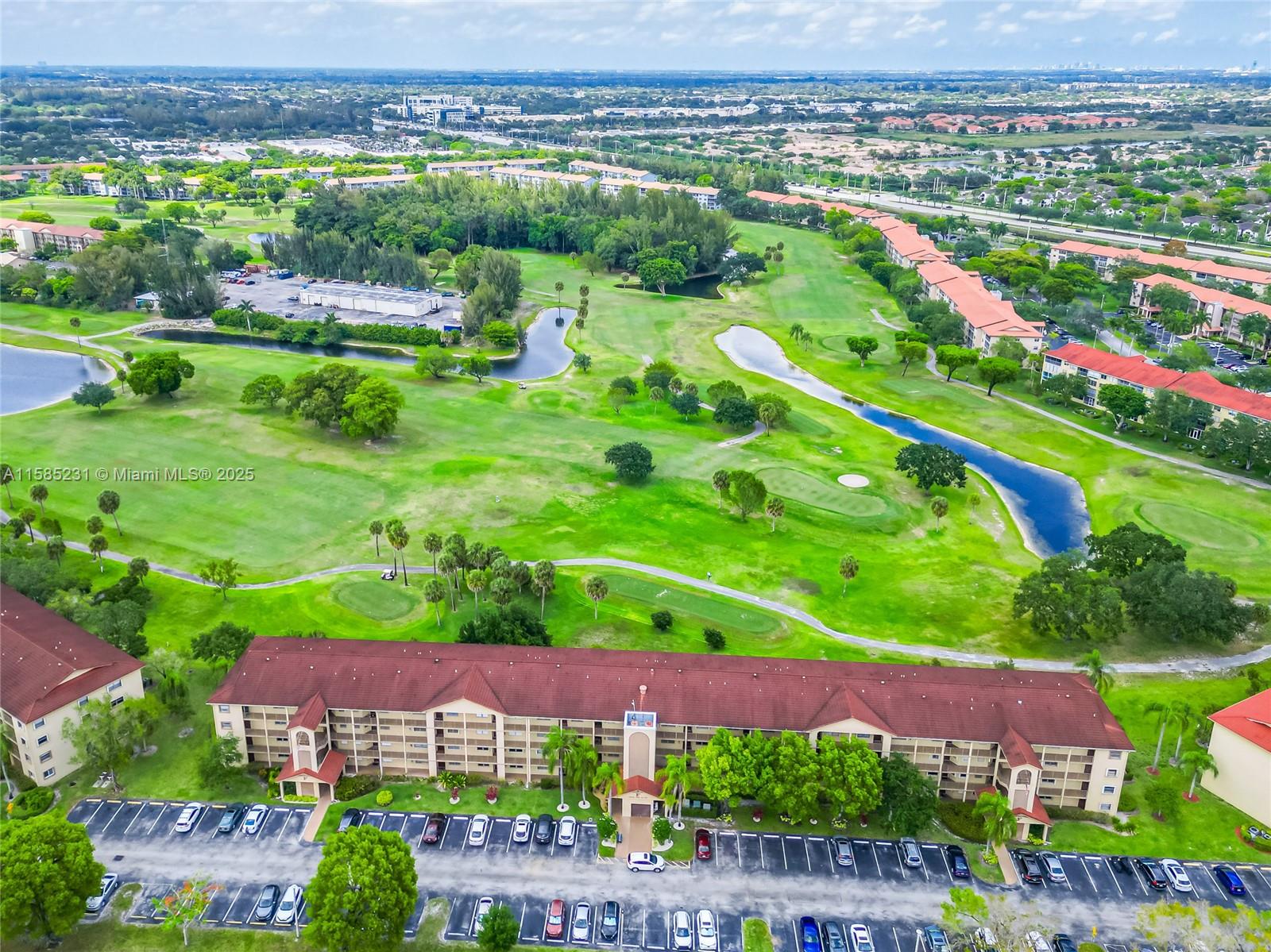 CAMBRIDGE ATCENTURYVILLAGE - Residential