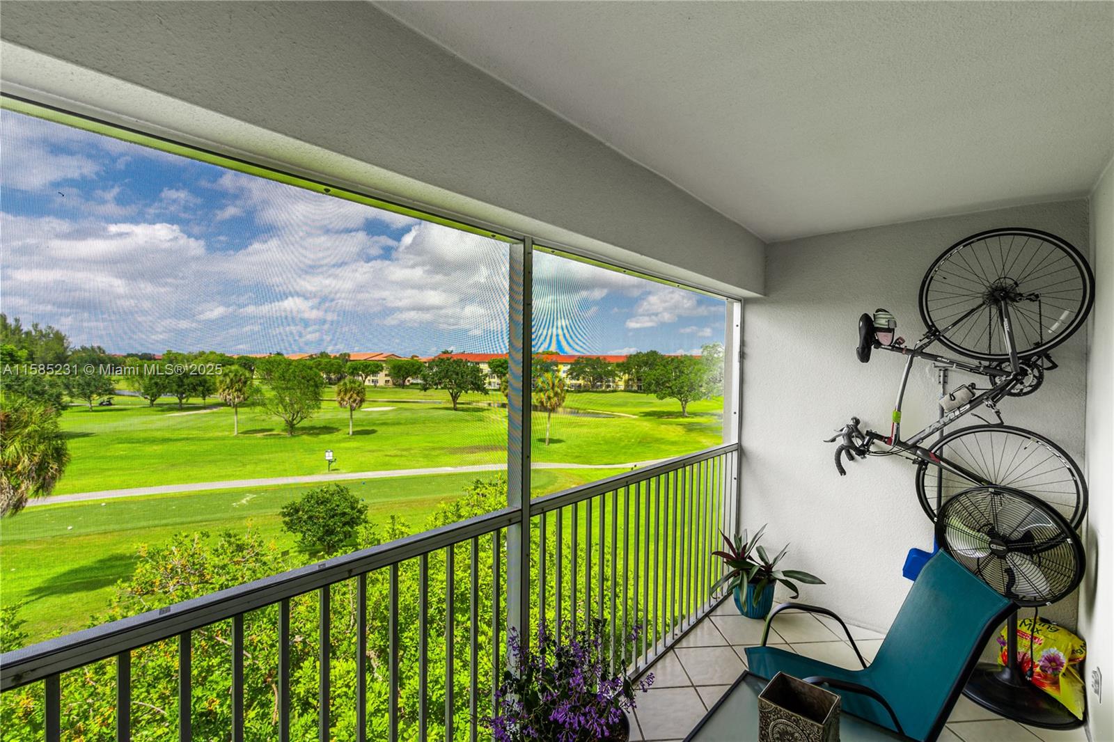 CAMBRIDGE ATCENTURYVILLAGE - Residential