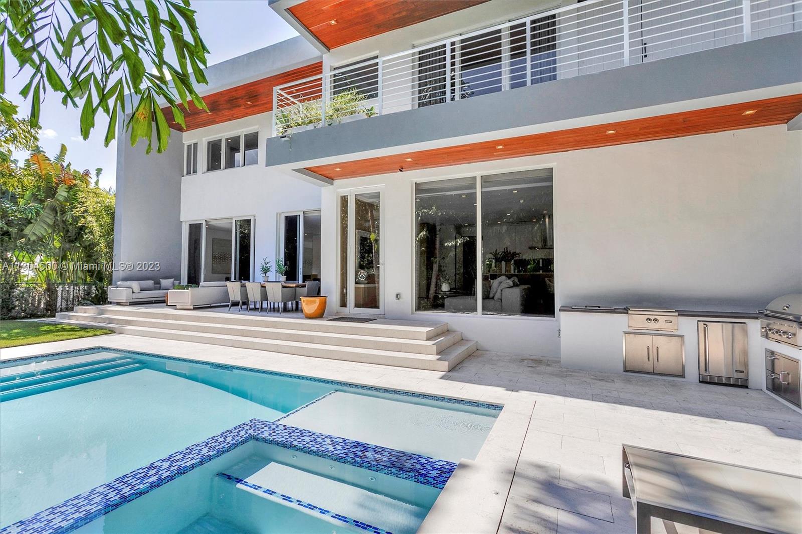 TROPICAL ISLE HOMES SUB 3 - Residential