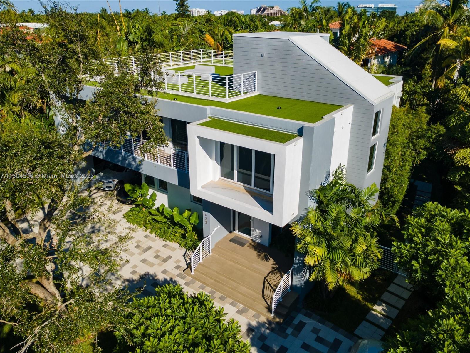 TROPICAL ISLE HOMES SUB 3 - Residential