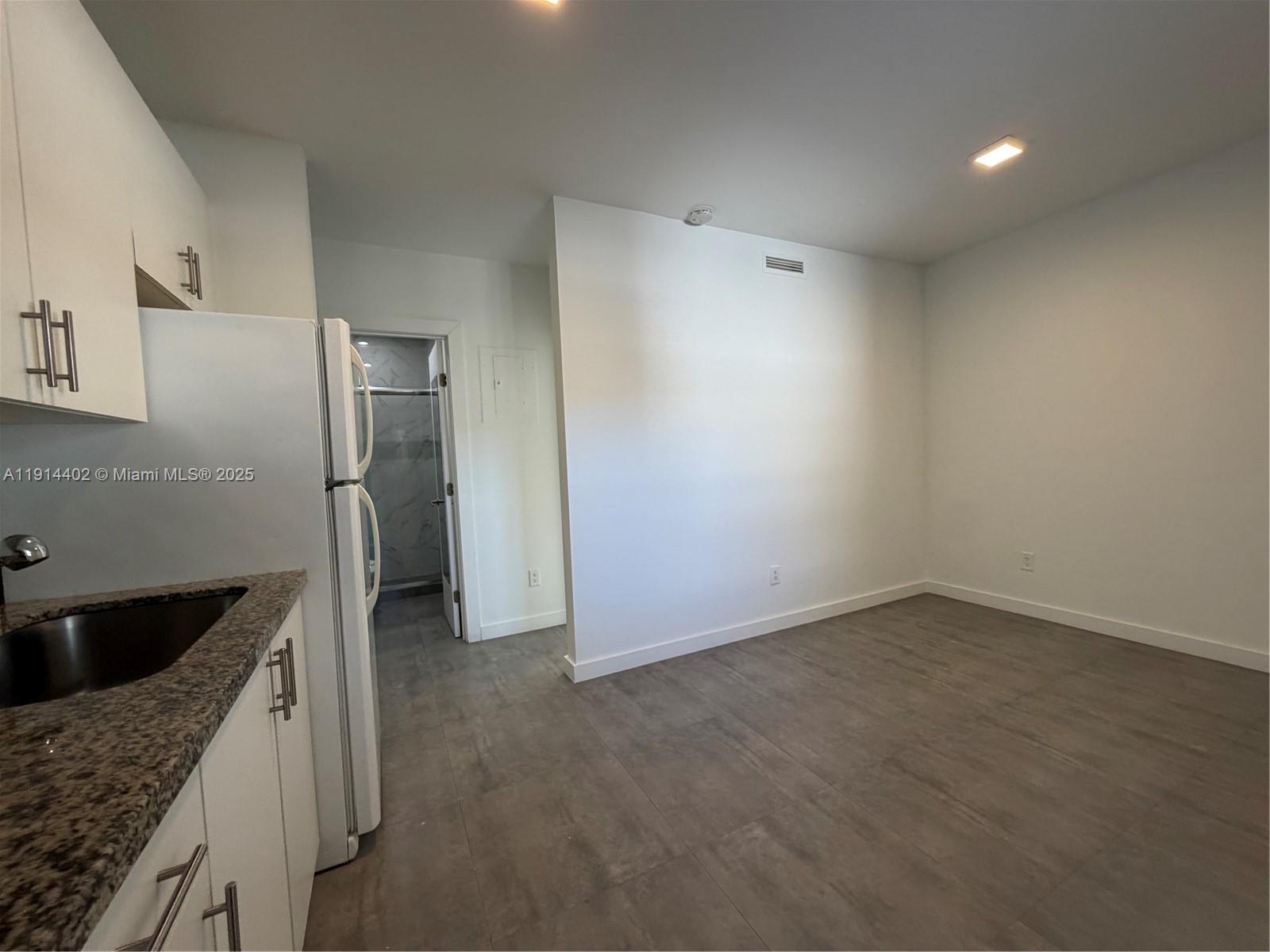 COM SILVER BLUFF - Residential Lease