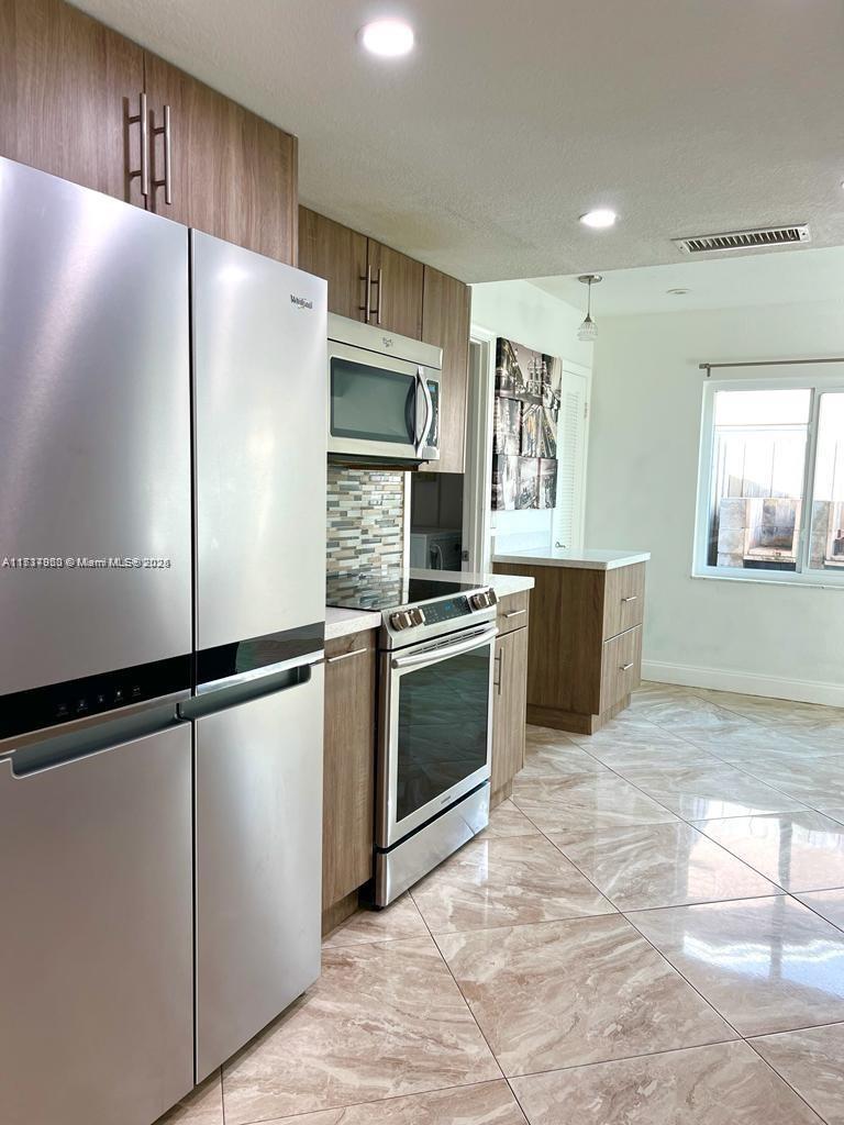 SANDALFOOT COVE SEC 7 AND - Residential Lease