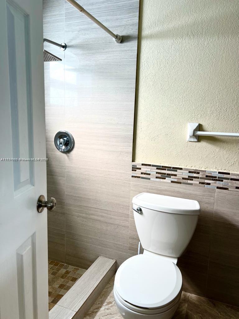 SANDALFOOT COVE SEC 7 AND - Residential Lease