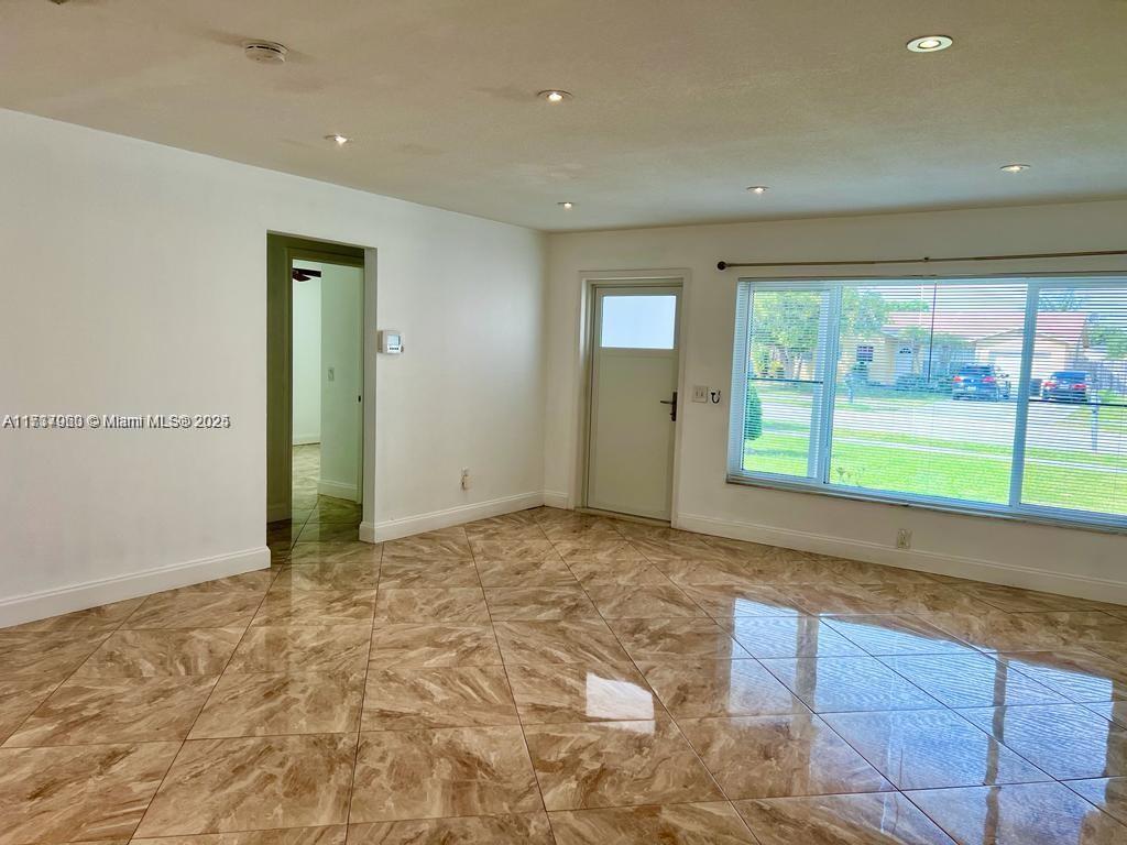 SANDALFOOT COVE SEC 7 AND - Residential Lease