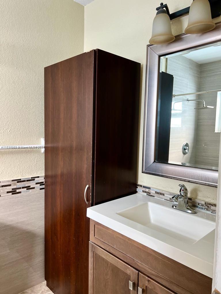 SANDALFOOT COVE SEC 7 AND - Residential Lease