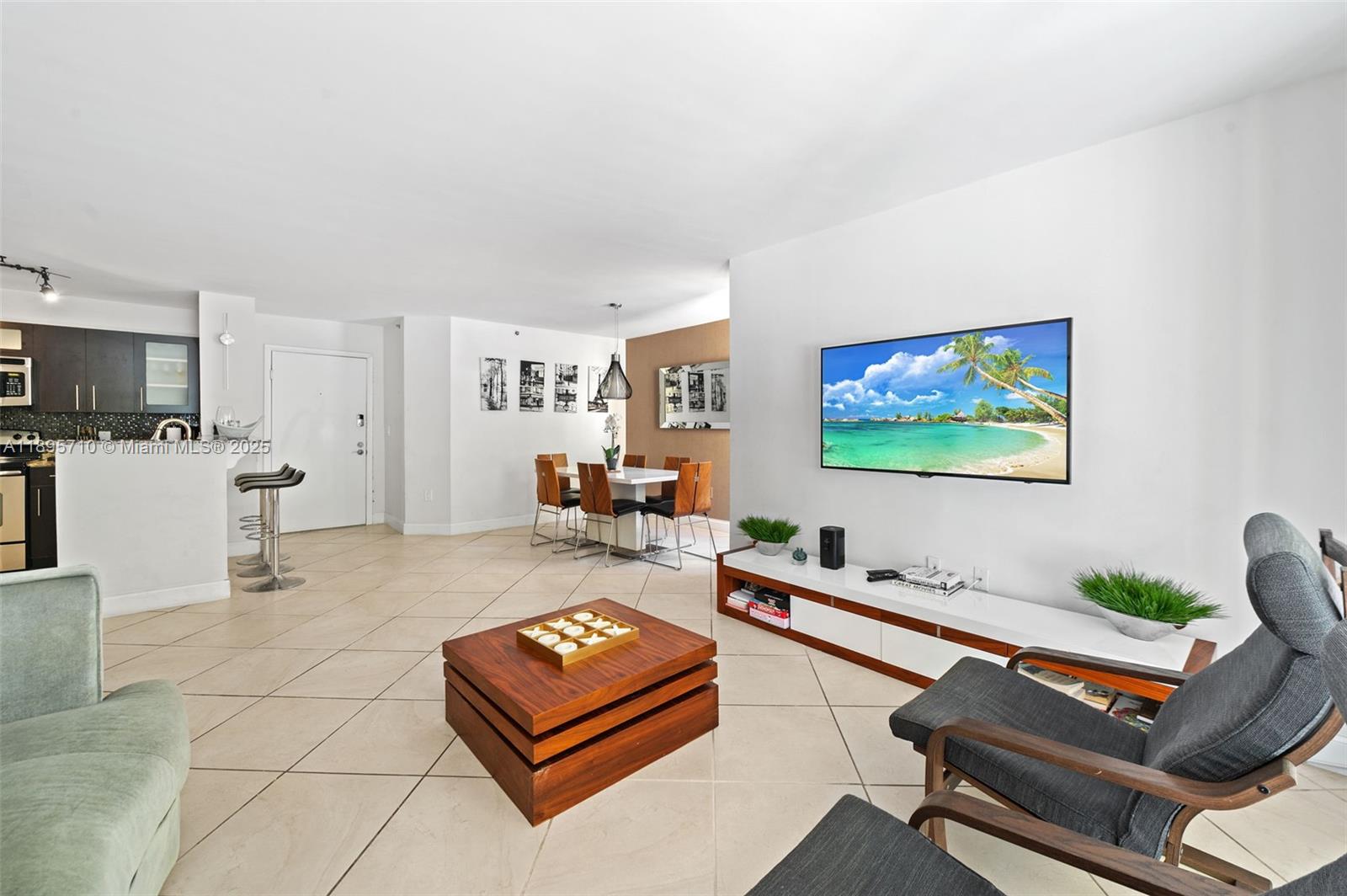 THE YACHT CLUB AT AVENTUR - Residential