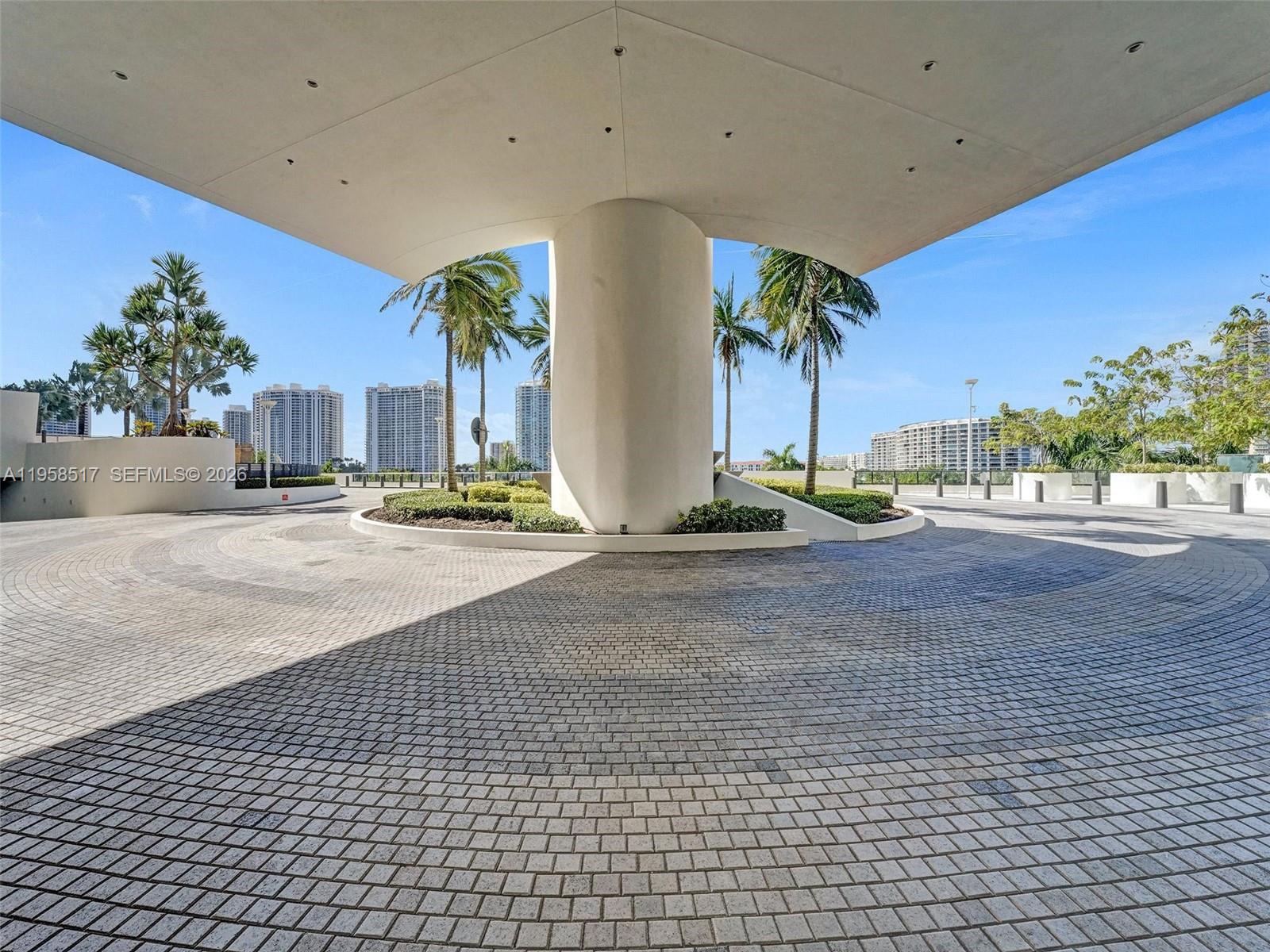 PRIVE CONDO - Residential