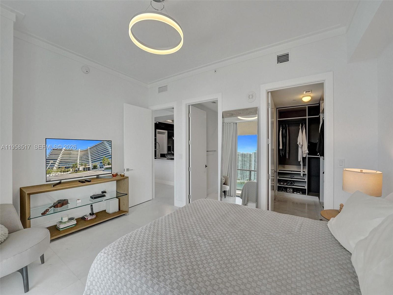 PRIVE CONDO - Residential