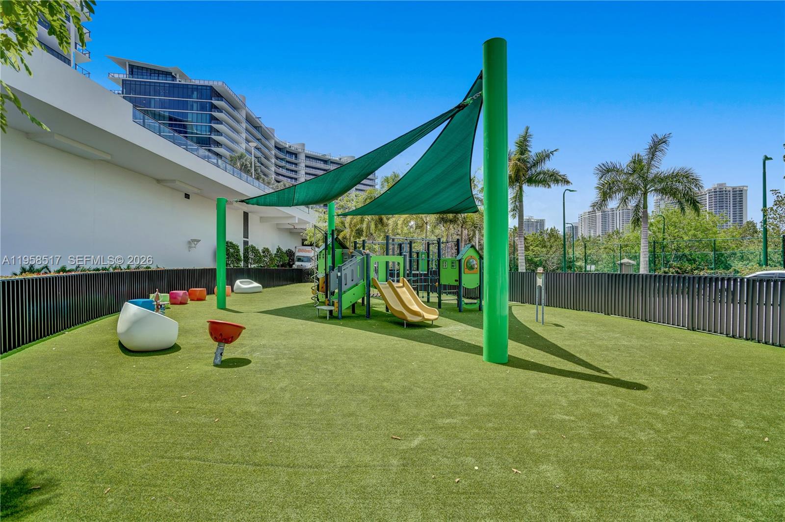 PRIVE CONDO - Residential