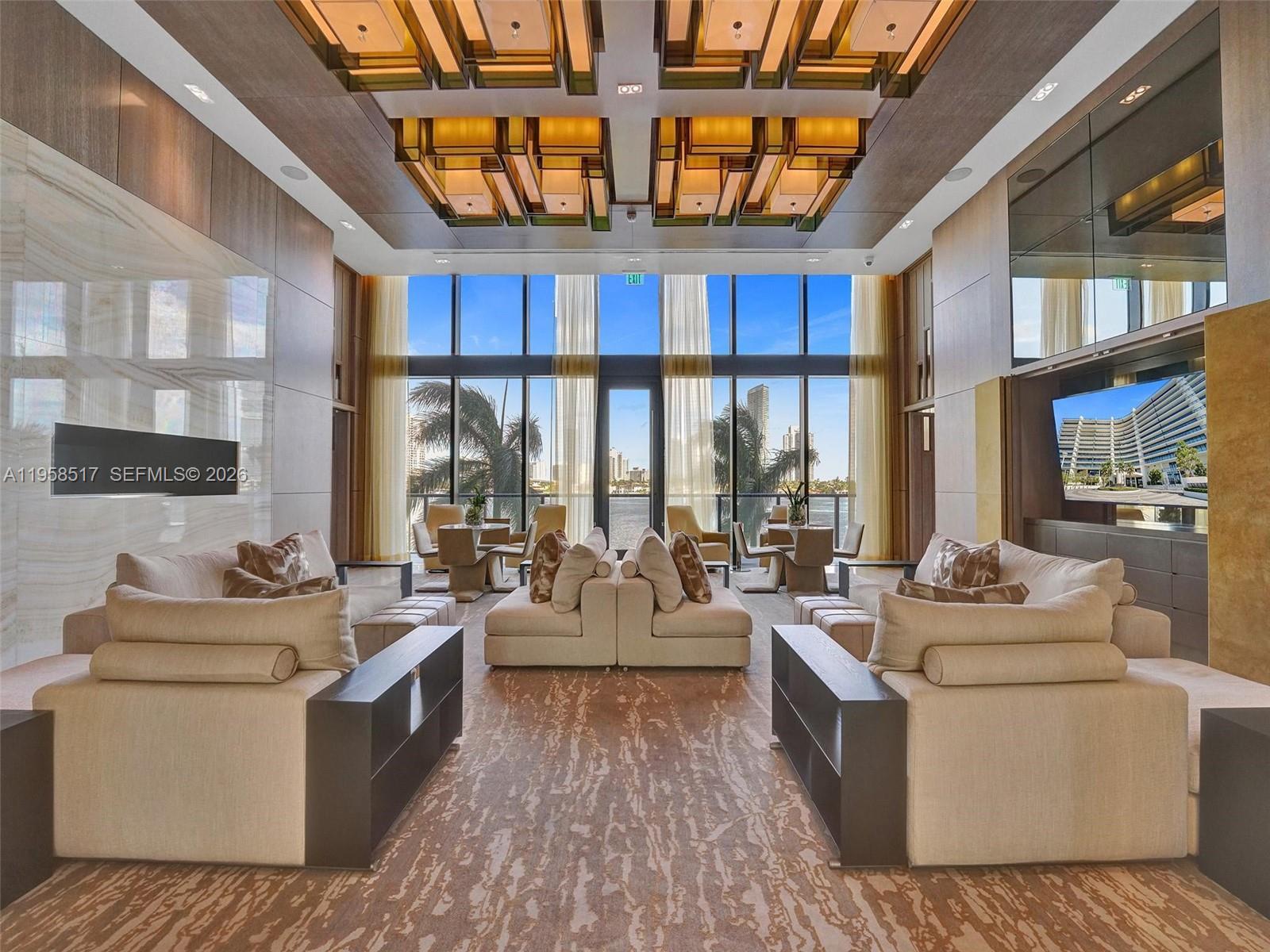 PRIVE CONDO - Residential
