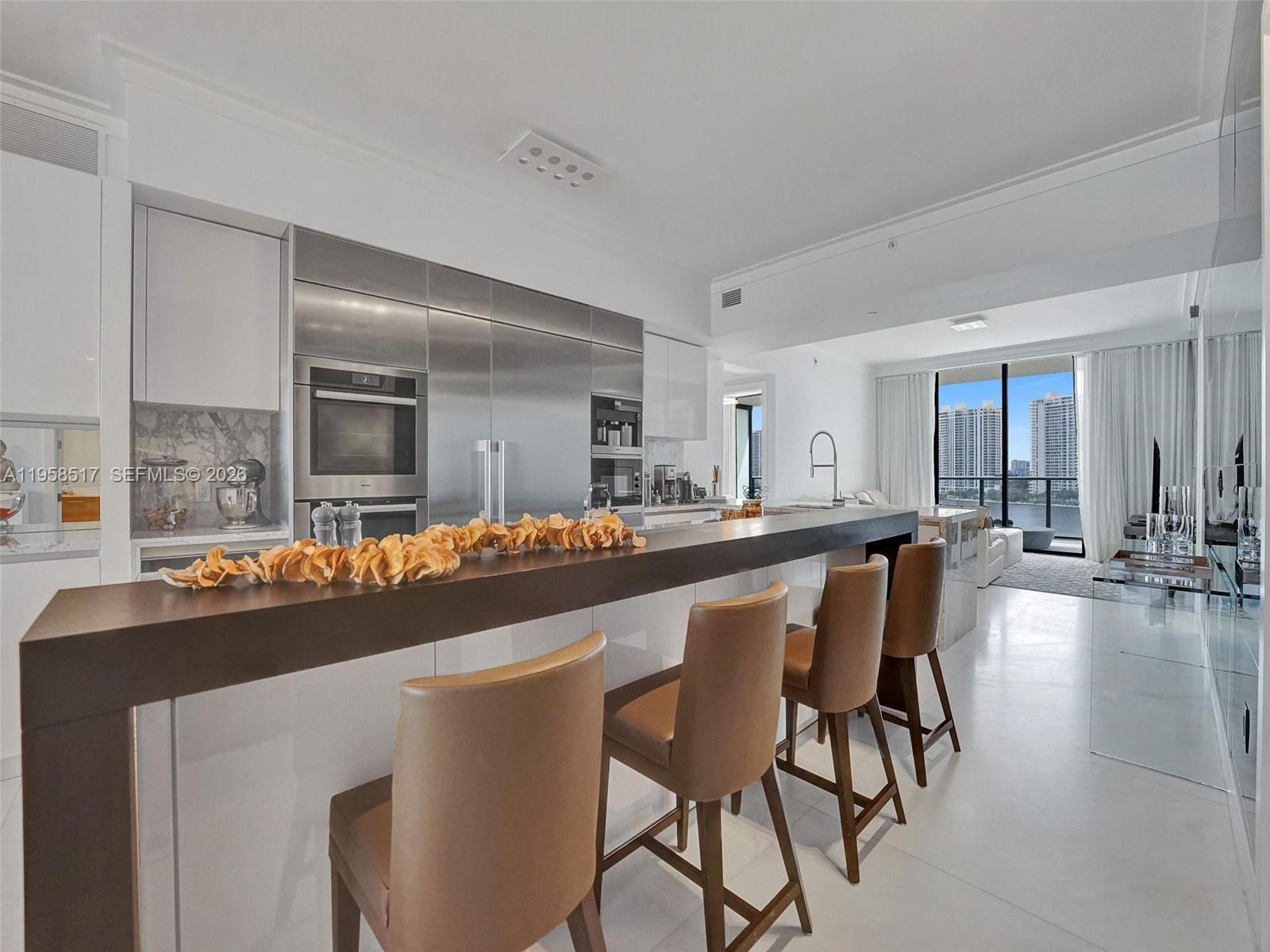 PRIVE CONDO - Residential