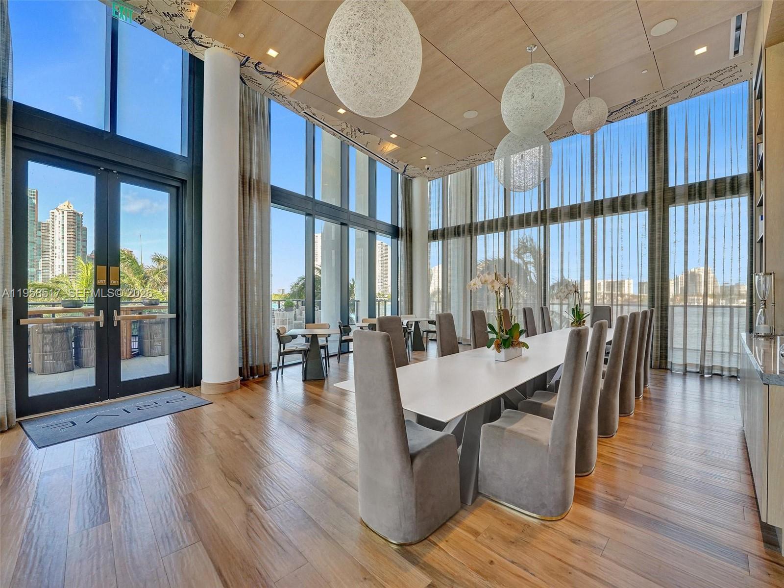 PRIVE CONDO - Residential