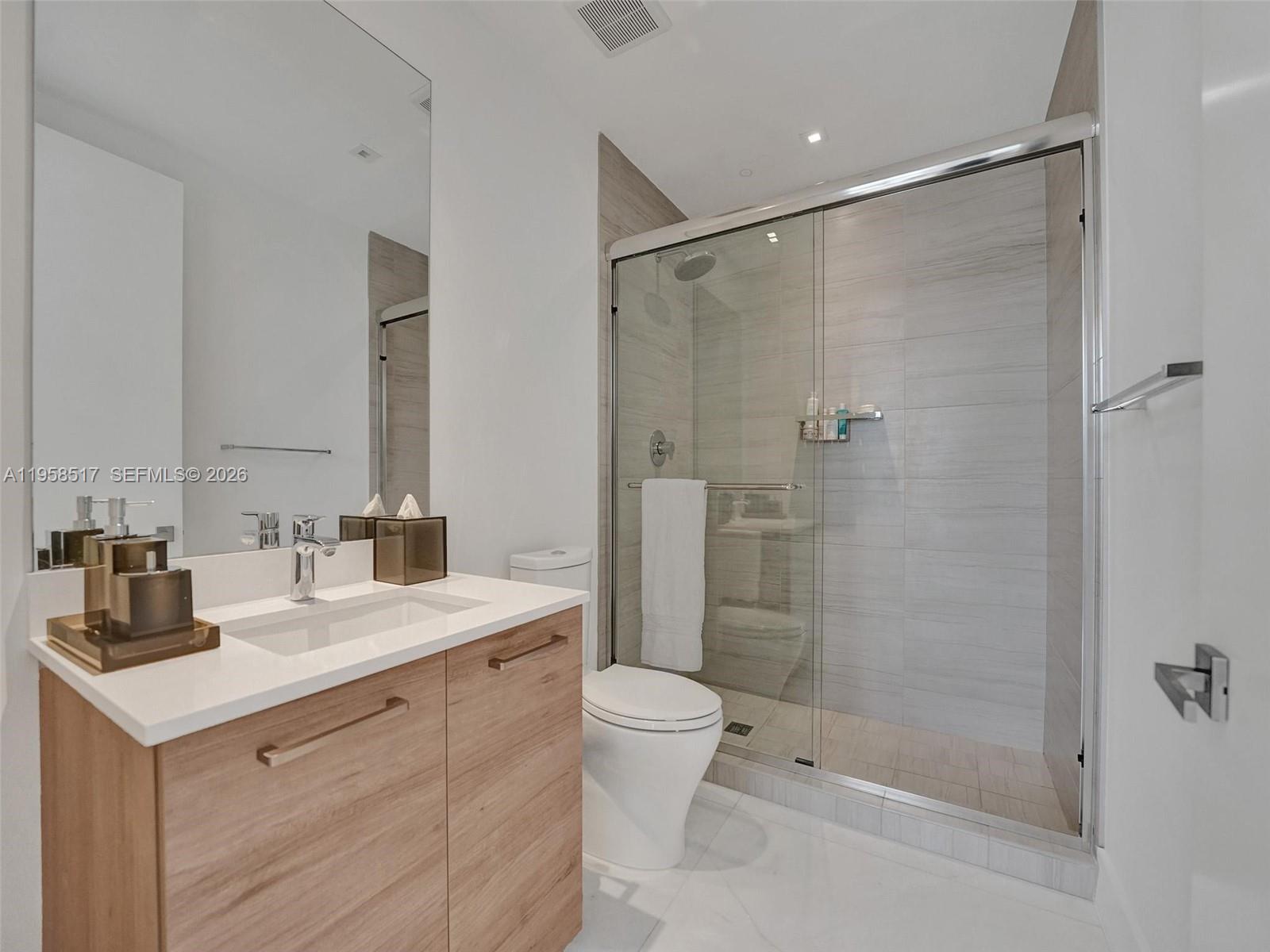 PRIVE CONDO - Residential