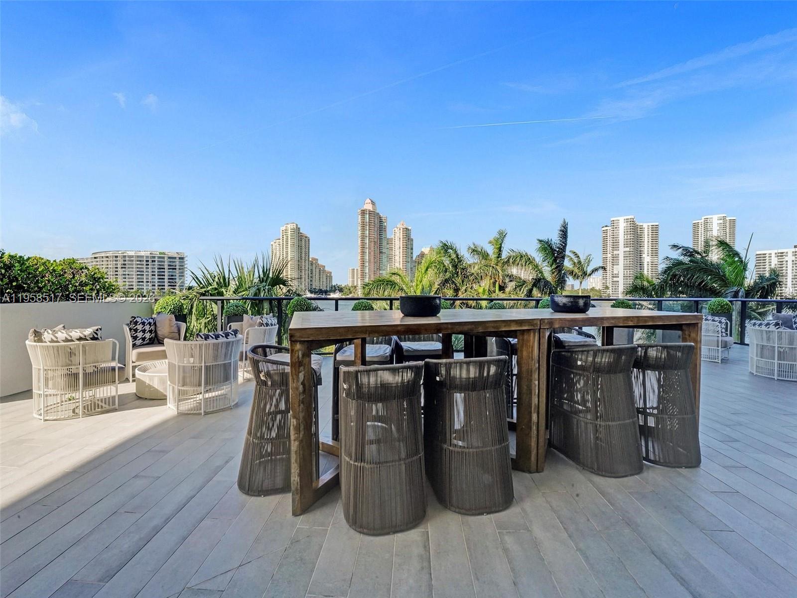 PRIVE CONDO - Residential