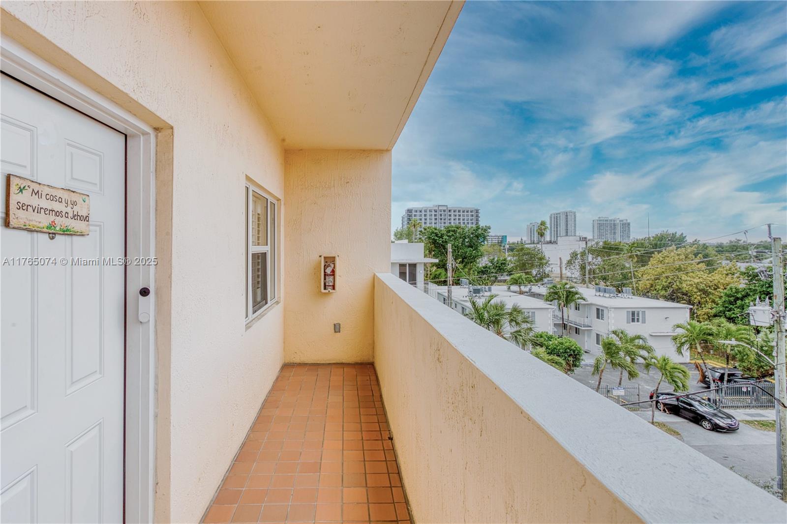 GASO CONDO - Residential