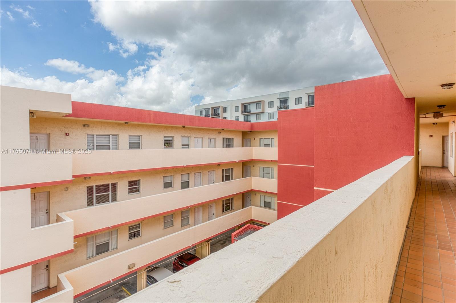 GASO CONDO - Residential