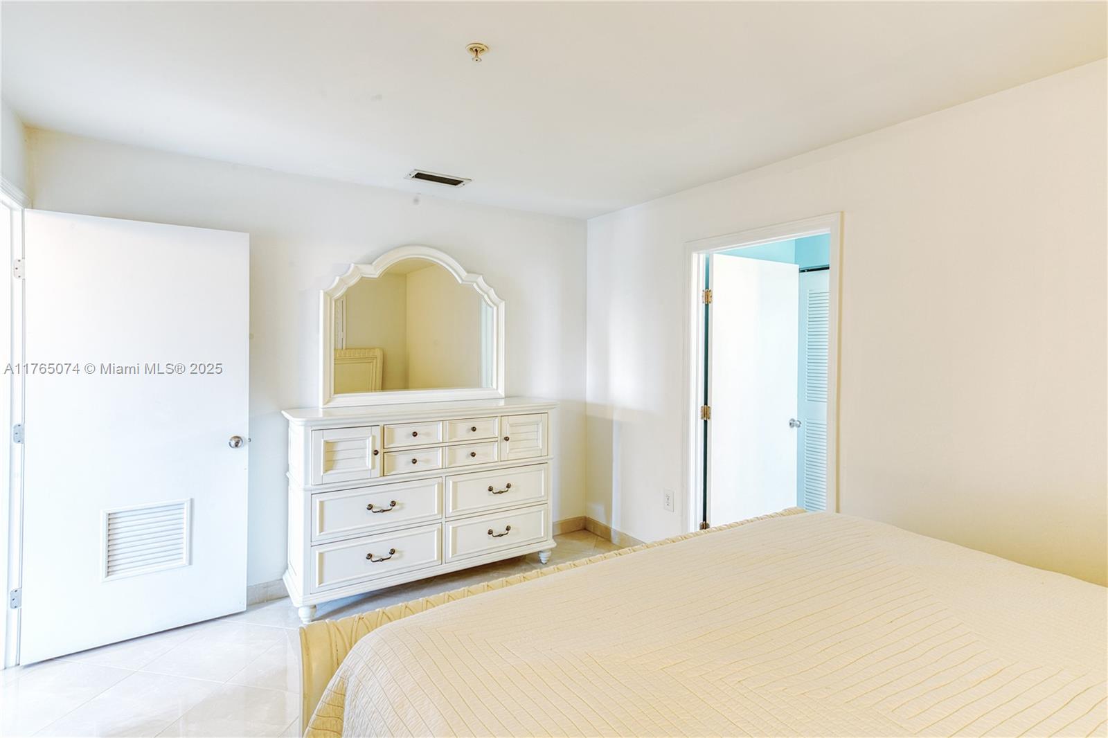 GASO CONDO - Residential