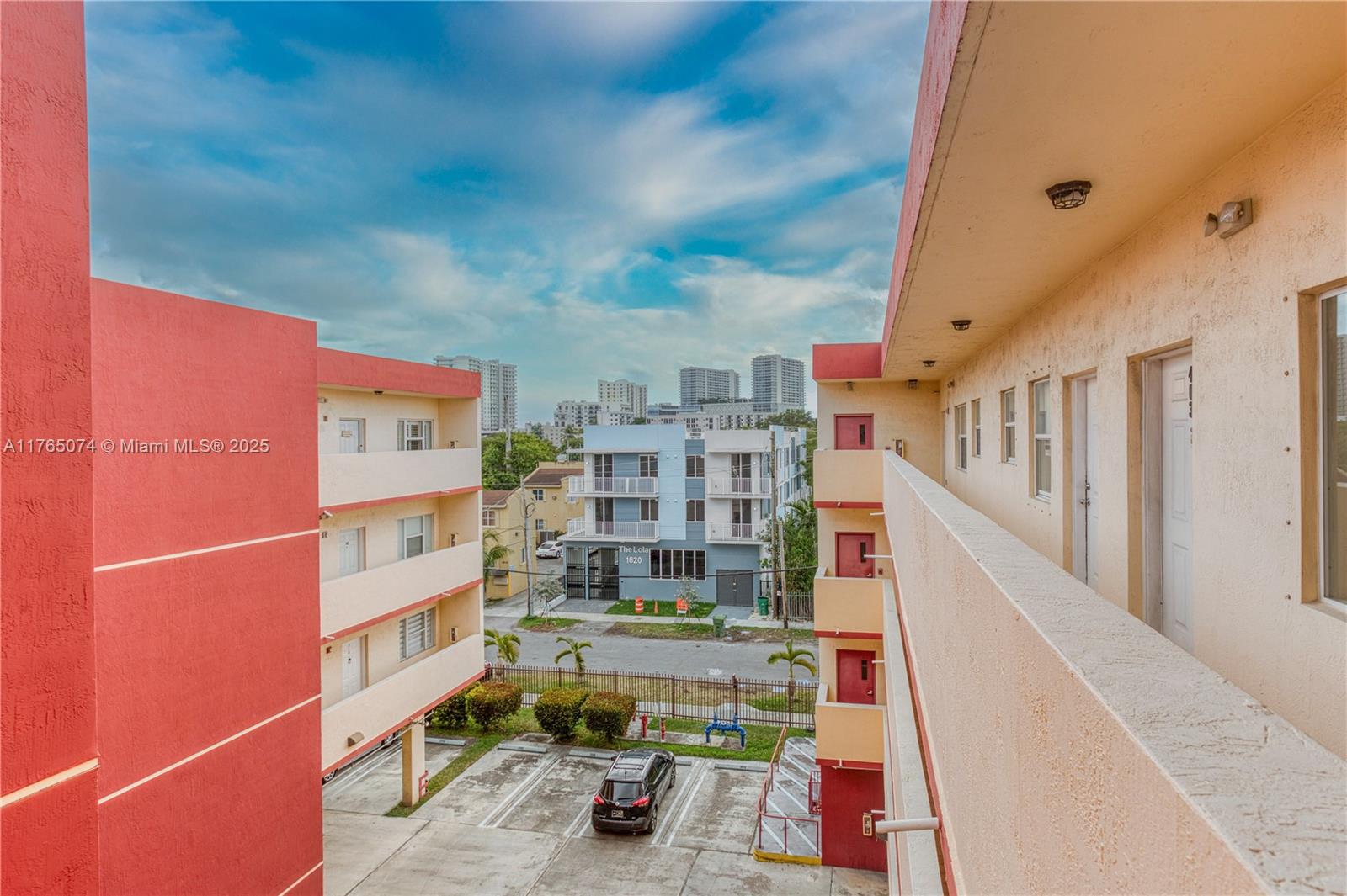 GASO CONDO - Residential