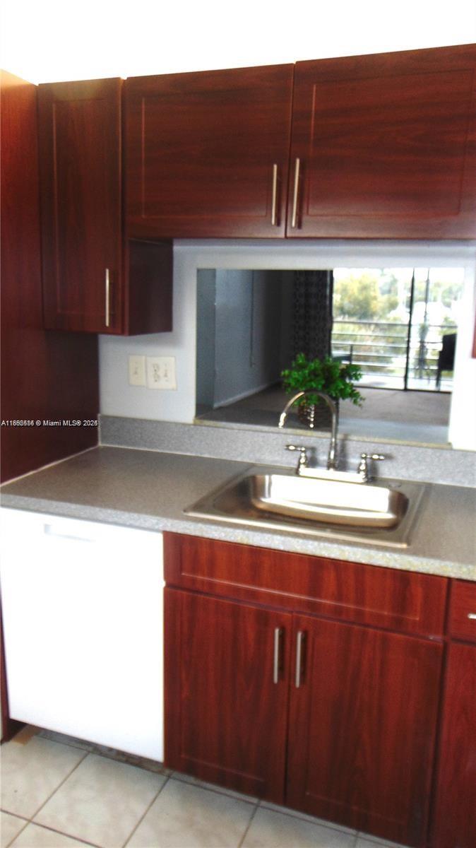 COURTYARDS OF BROWARD CON - Residential Lease