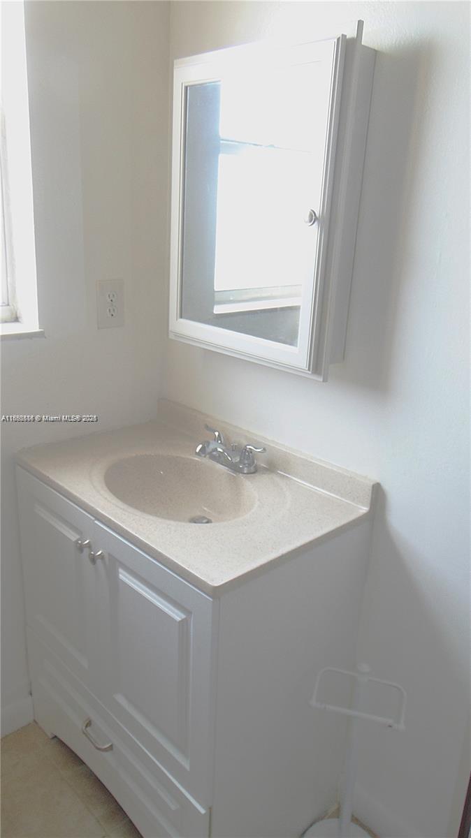 COURTYARDS OF BROWARD CON - Residential Lease