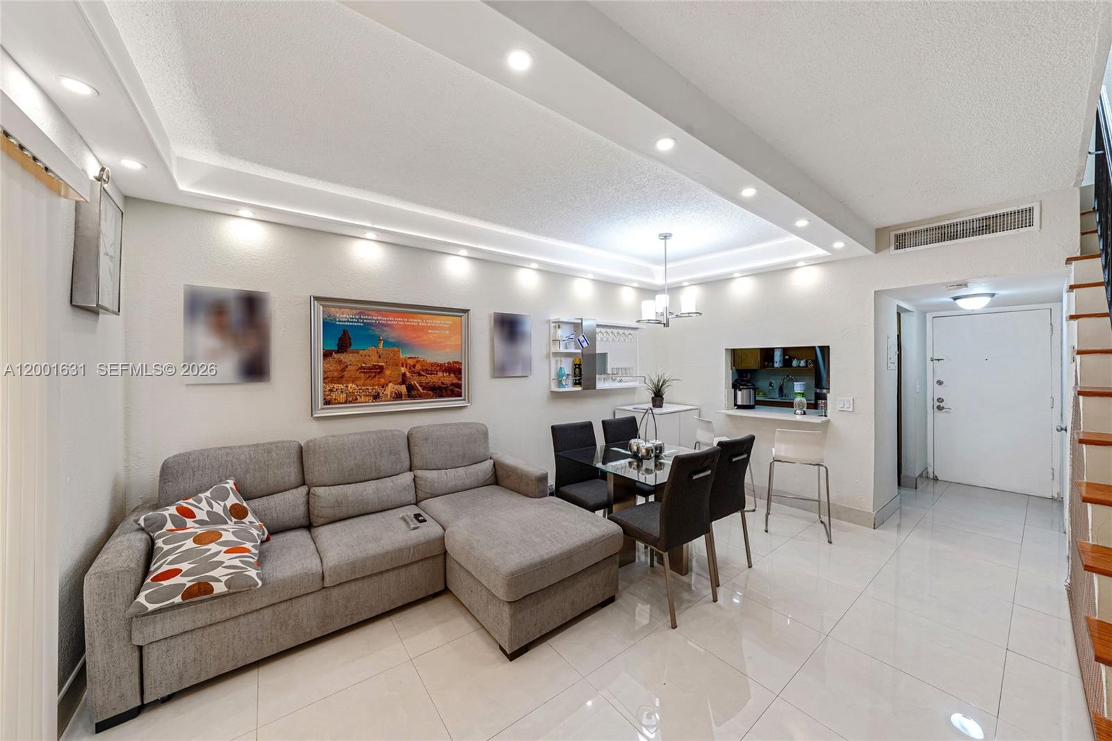 VILLA CATALINA CONDO - Residential