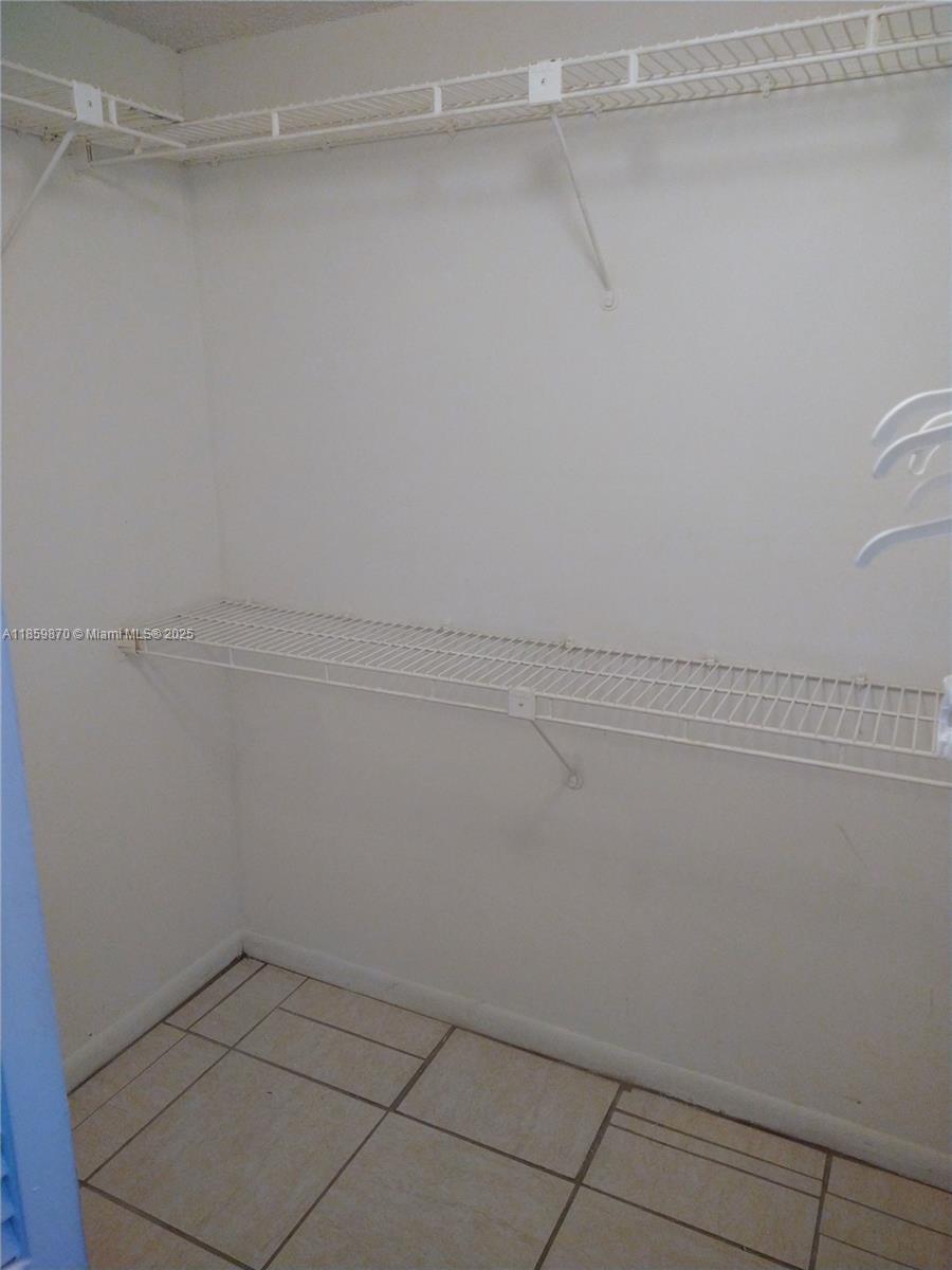 INVERRARY COUNTRY CLUB - Residential