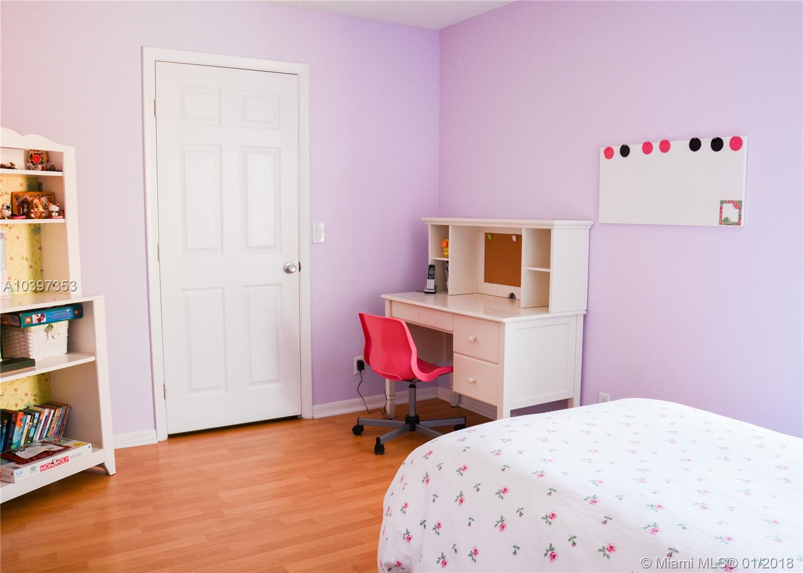 EMBASSY LAKES PH III - Residential