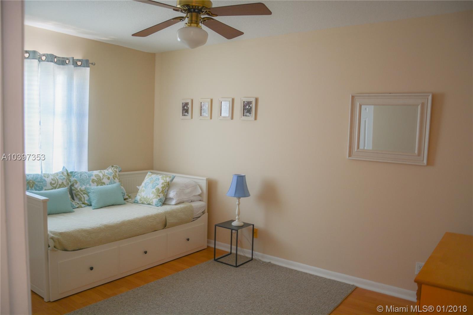 EMBASSY LAKES PH III - Residential