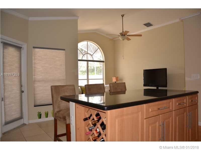 EMBASSY LAKES PH III - Residential